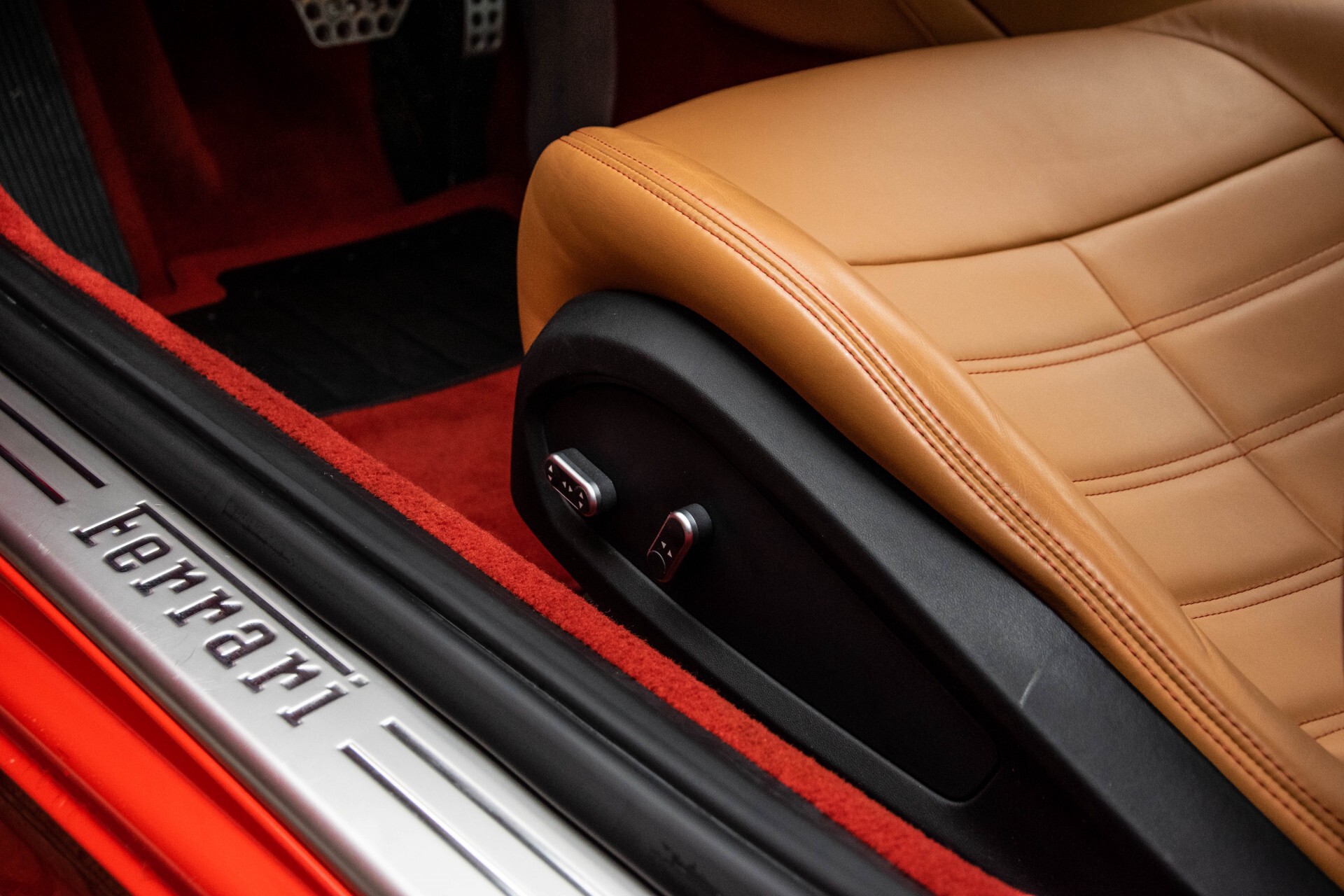 Ferrari California 3.9 T HELE Carbon/1ste eigenaar Foto 28