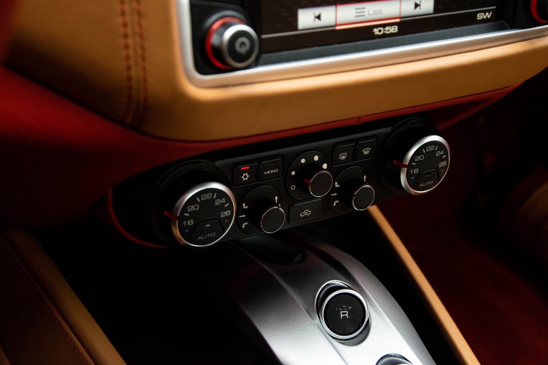 Ferrari California 3.9 T HELE Carbon/1ste eigenaar Foto 30