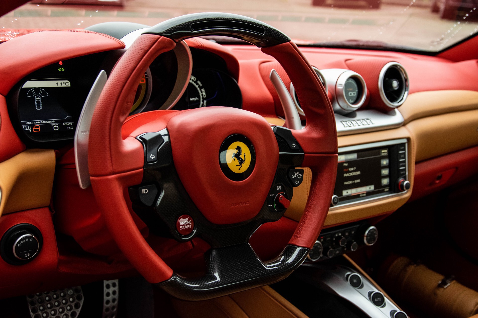 Ferrari California 3.9 T HELE Carbon/1ste eigenaar Foto 46