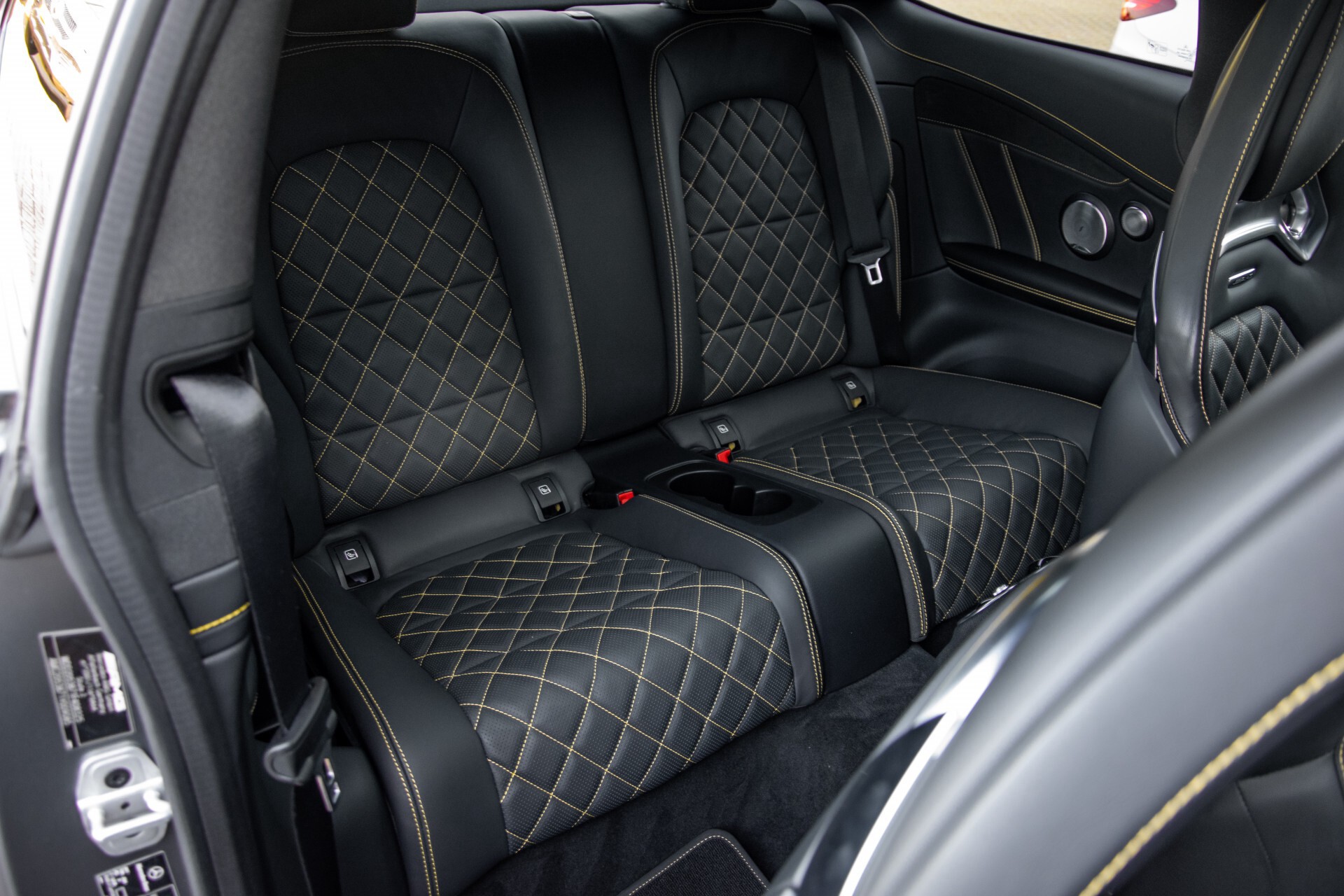 Mercedes-Benz C-Klasse Coupé 63 S AMG EDITION 1 Panorama Aut7 Foto 4