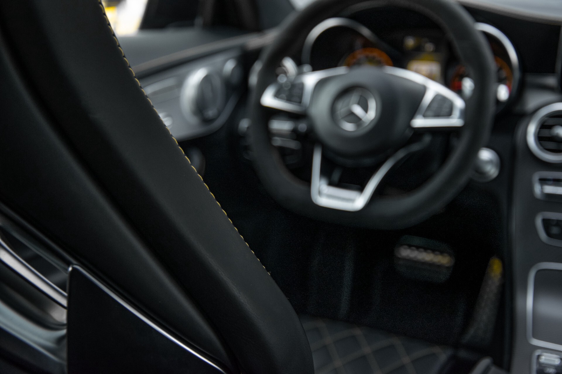 Mercedes-Benz C-Klasse Coupé 63 S AMG EDITION 1 Panorama Aut7 Foto 58