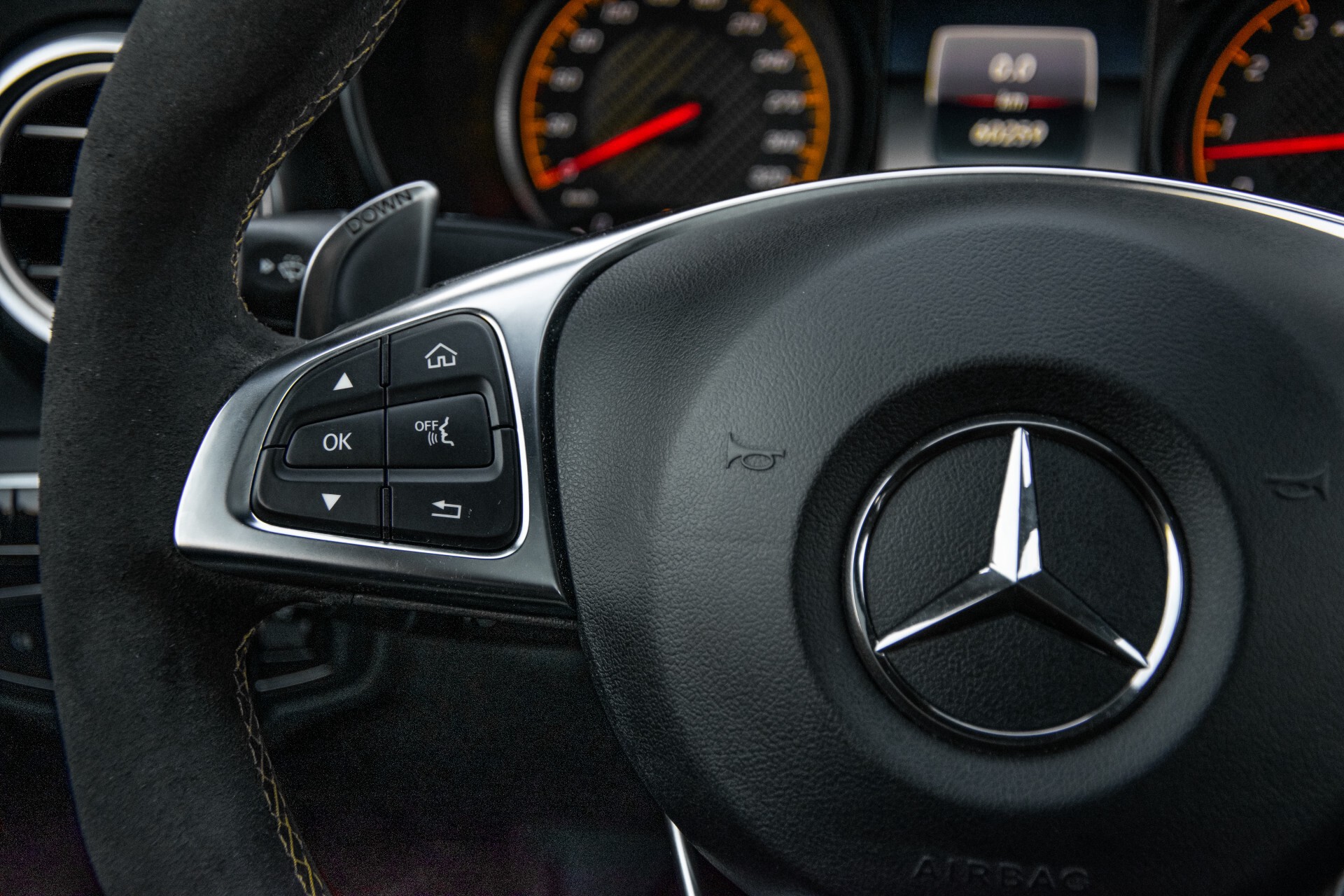 Mercedes-Benz C-Klasse Coupé 63 S AMG EDITION 1 Panorama Aut7 Foto 8