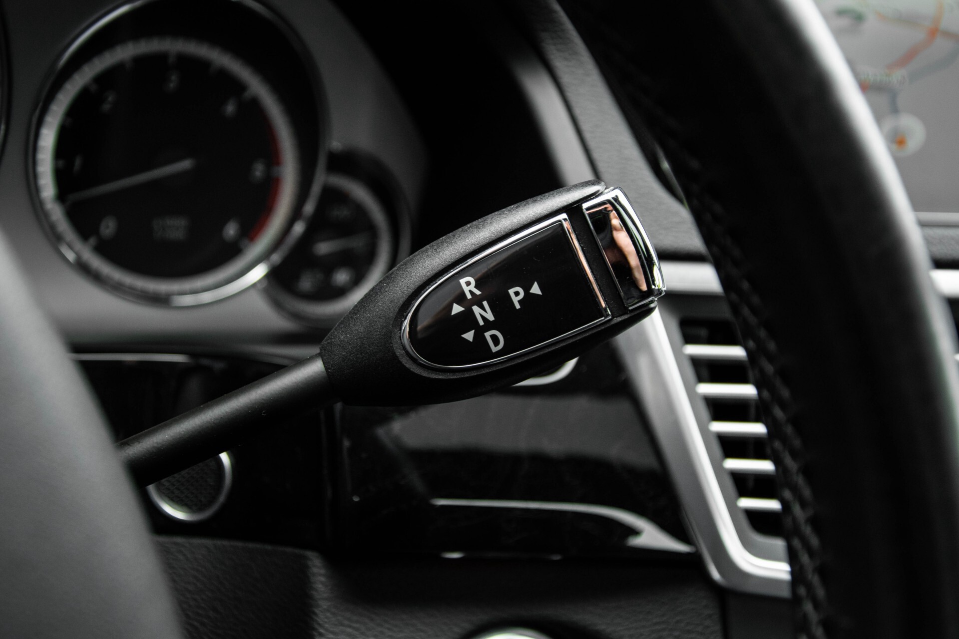 Mercedes-Benz E-Klasse 350 Cdi AMG 4-Matic Distronic/Schuifdak/Comand/ILS/Leer/Weg-trekhaak Aut7 Foto 12