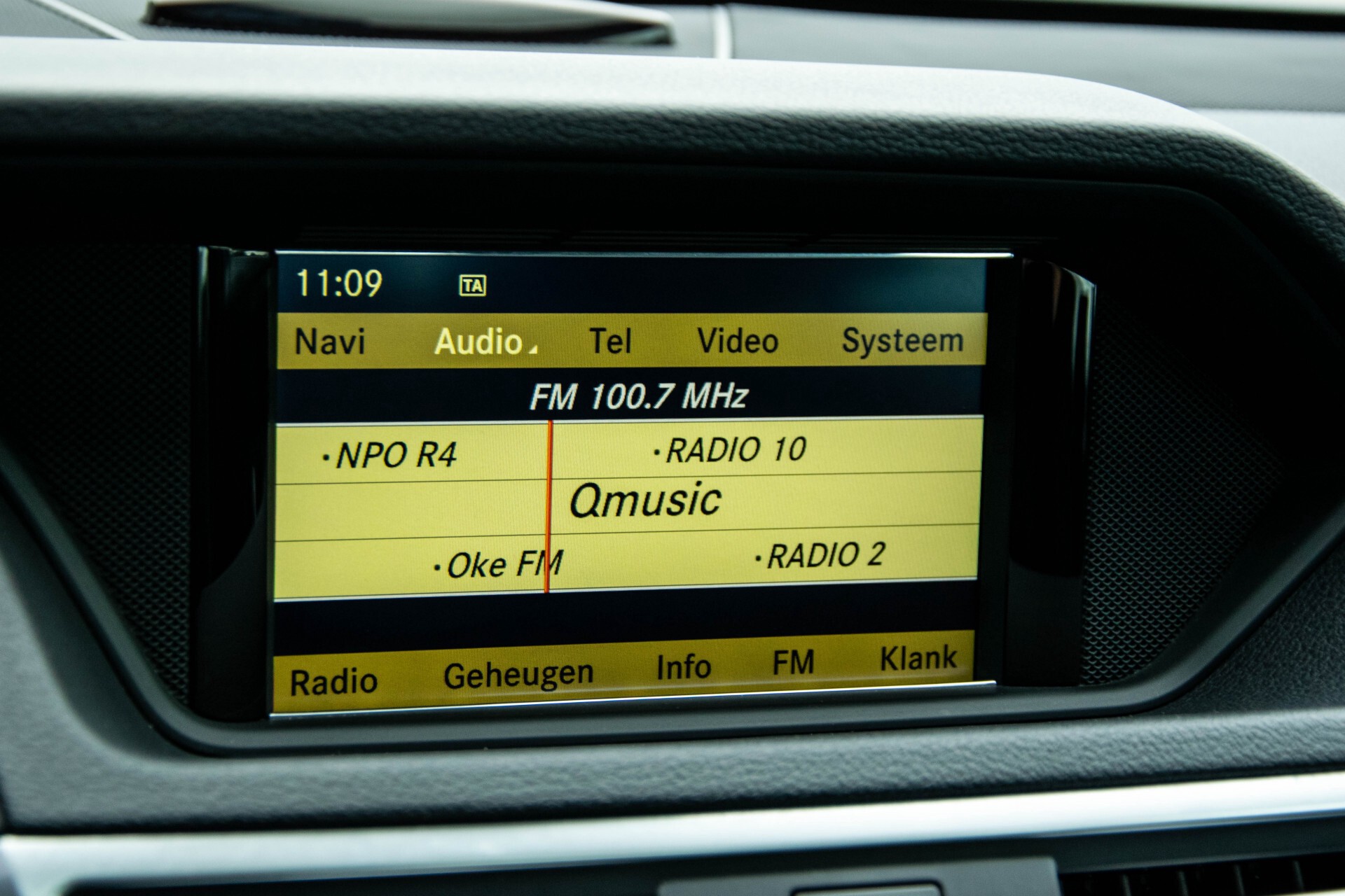 Mercedes-Benz E-Klasse 350 Cdi AMG 4-Matic Distronic/Schuifdak/Comand/ILS/Leer/Weg-trekhaak Aut7 Foto 17