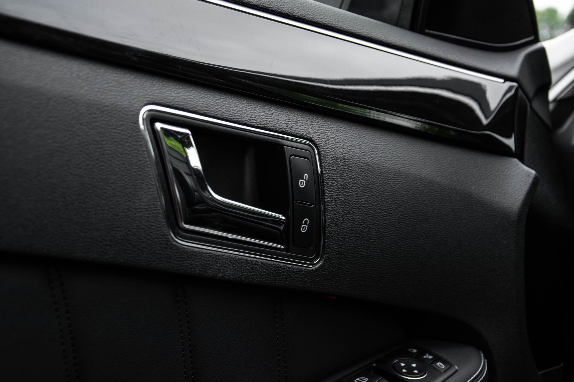 Mercedes-Benz E-Klasse 350 Cdi AMG 4-Matic Distronic/Schuifdak/Comand/ILS/Leer/Weg-trekhaak Aut7 Foto 22