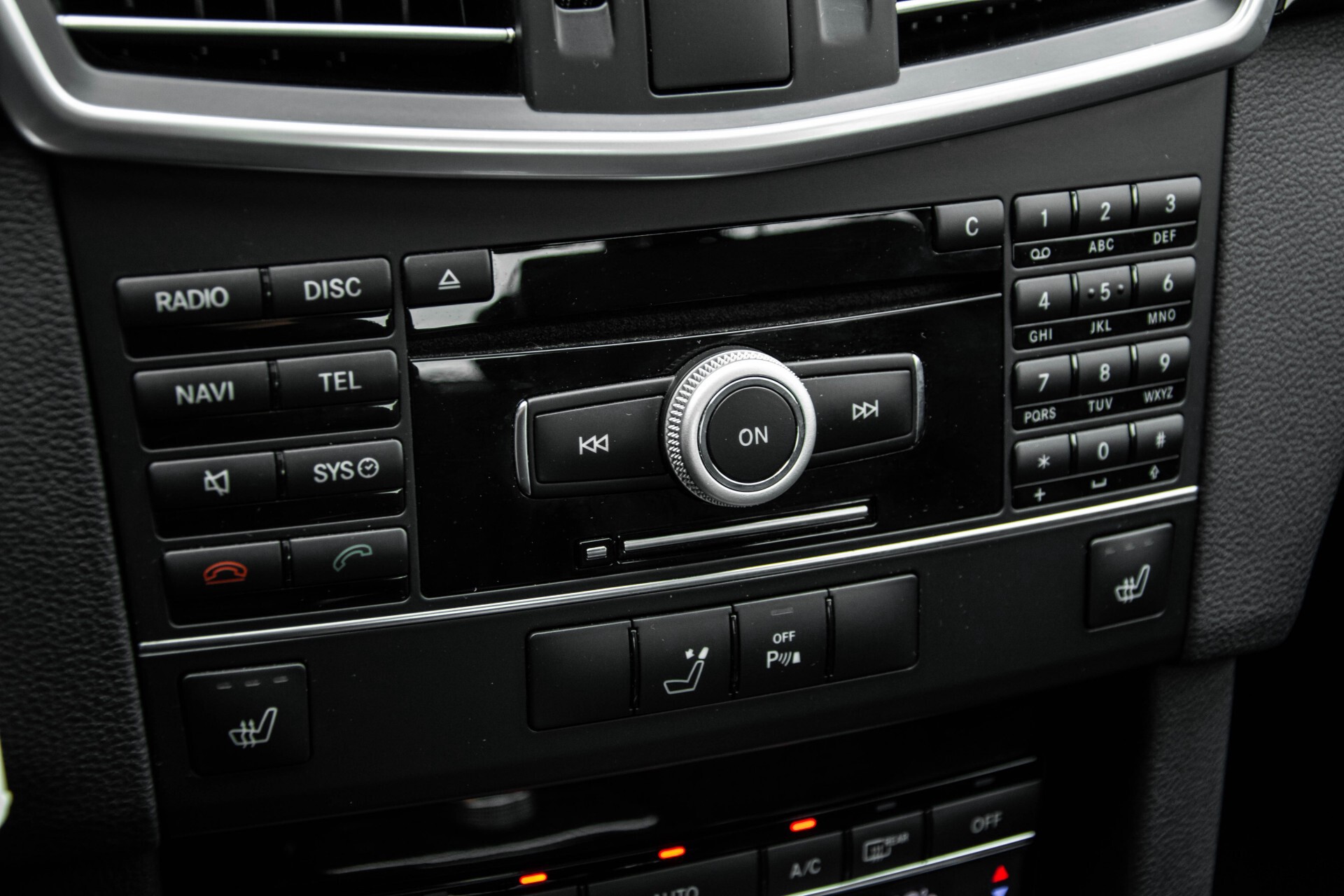 Mercedes-Benz E-Klasse 350 Cdi AMG 4-Matic Distronic/Schuifdak/Comand/ILS/Leer/Weg-trekhaak Aut7 Foto 31