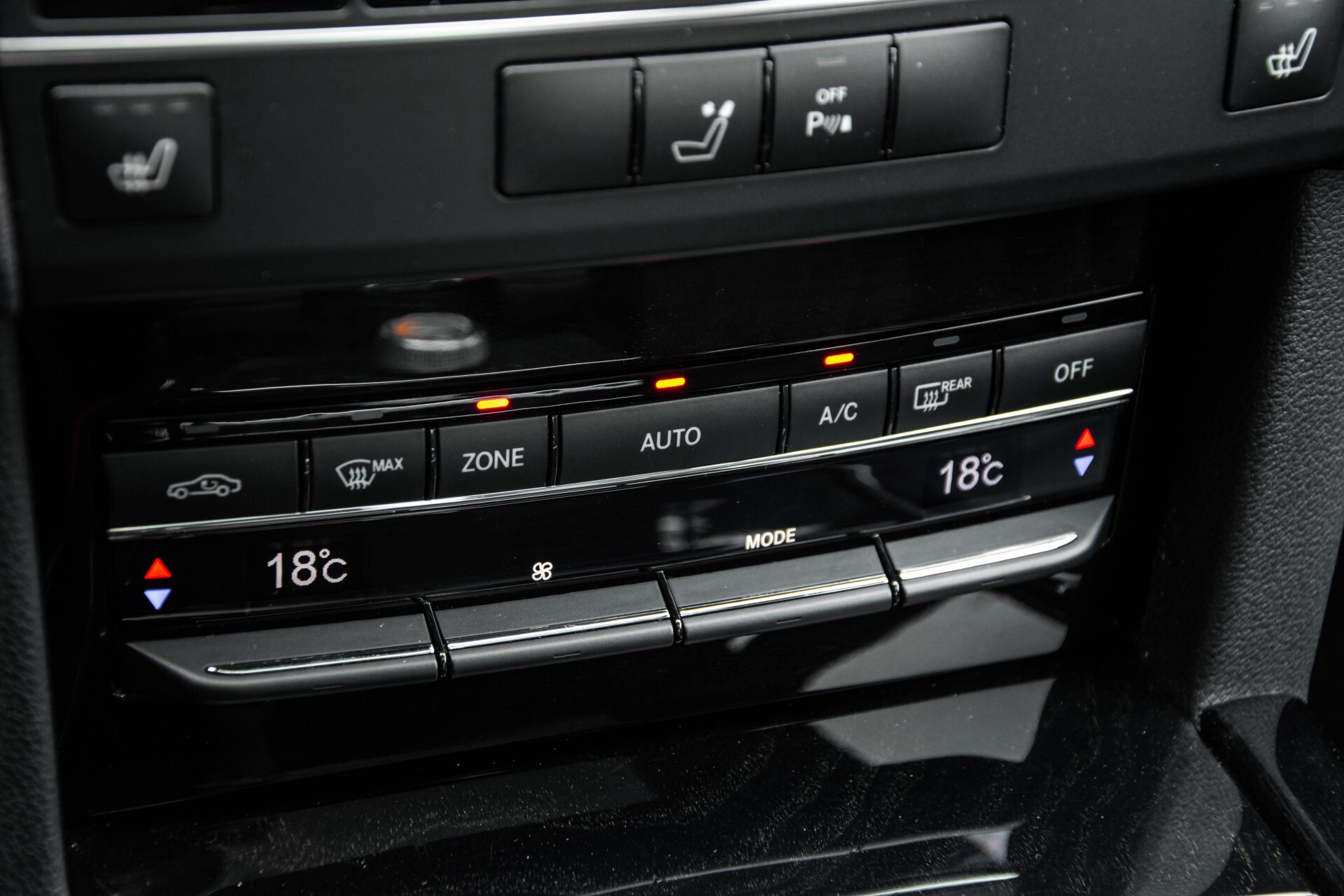 Mercedes-Benz E-Klasse 350 Cdi AMG 4-Matic Distronic/Schuifdak/Comand/ILS/Leer/Weg-trekhaak Aut7 Foto 32