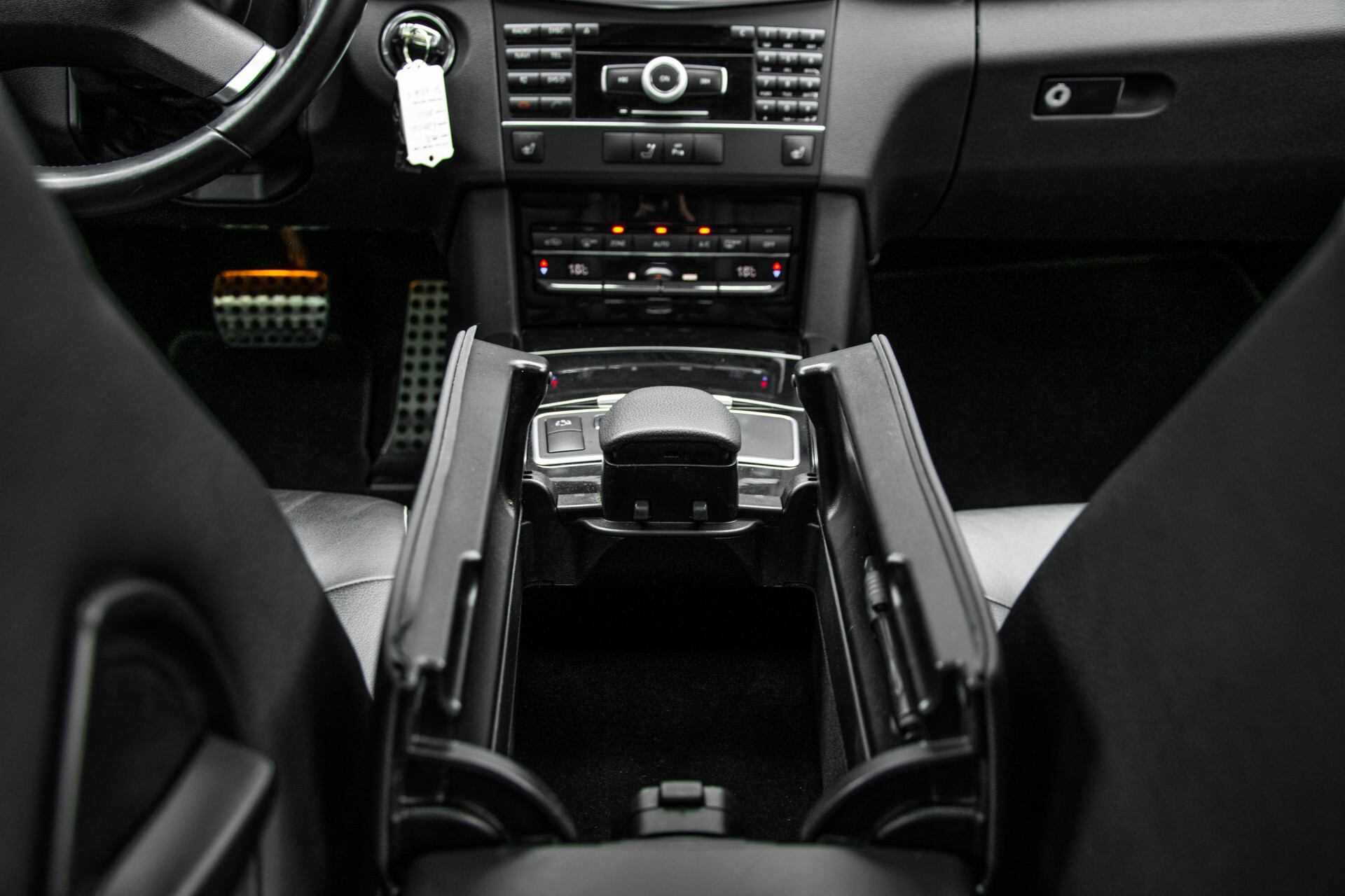 Mercedes-Benz E-Klasse 350 Cdi AMG 4-Matic Distronic/Schuifdak/Comand/ILS/Leer/Weg-trekhaak Aut7 Foto 39