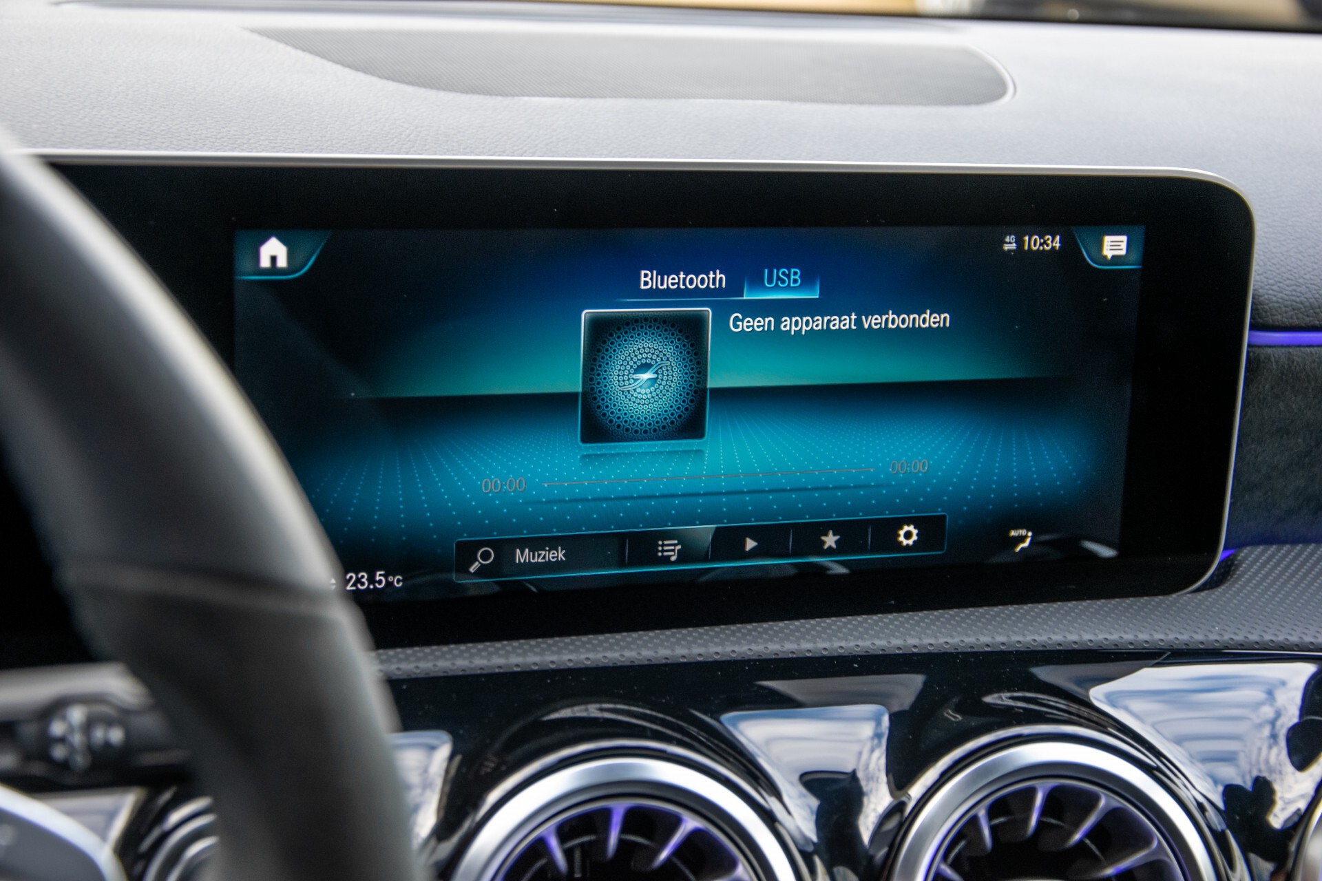 Mercedes-Benz A-Klasse 250 4-M AMG Panorama/Keyless-Entry/MBUX/HUD/Burmester/360/Multibeam LED Aut7 Foto 21