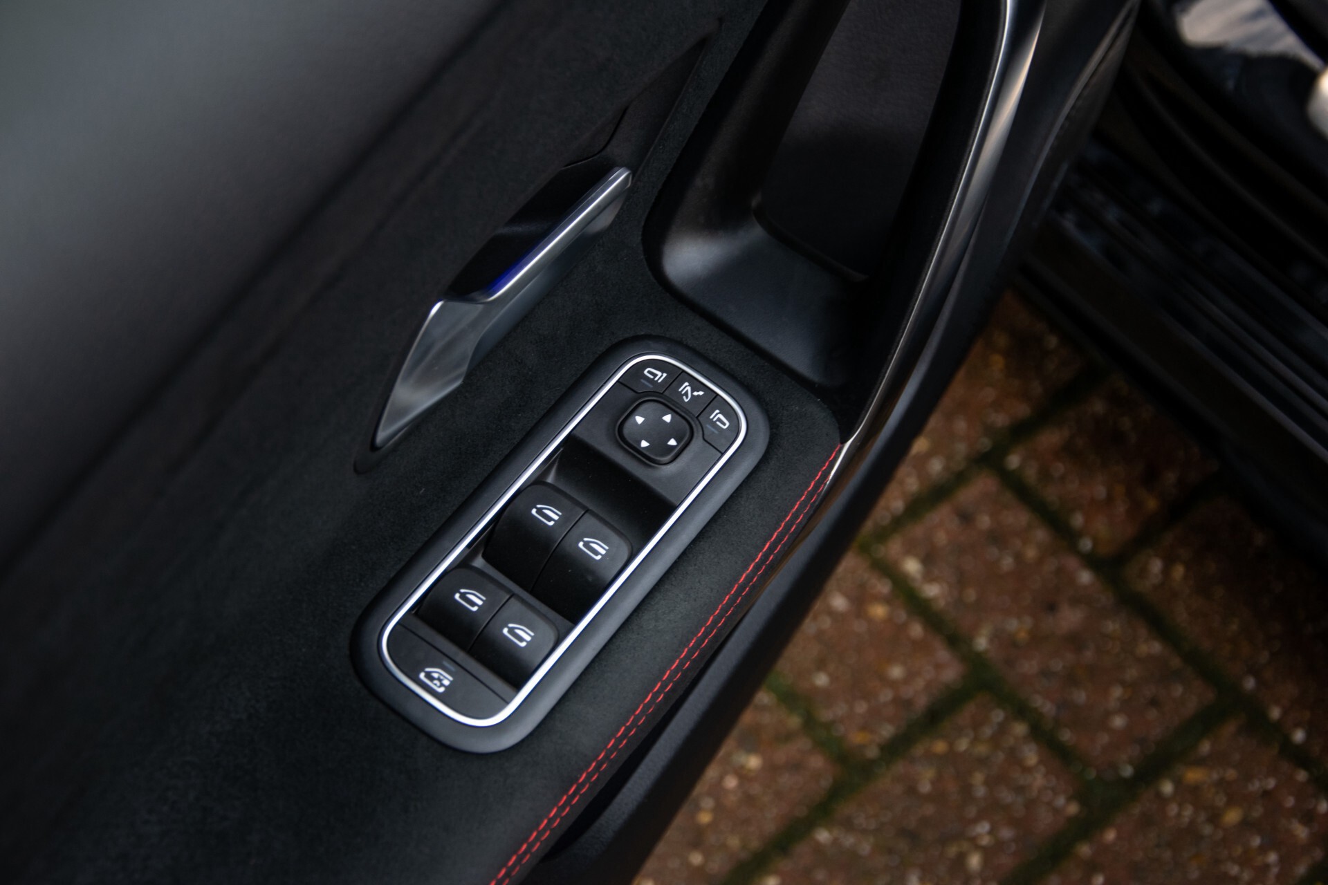 Mercedes-Benz A-Klasse 250 4-M AMG Panorama/Keyless-Entry/MBUX/HUD/Burmester/360/Multibeam LED Aut7 Foto 37