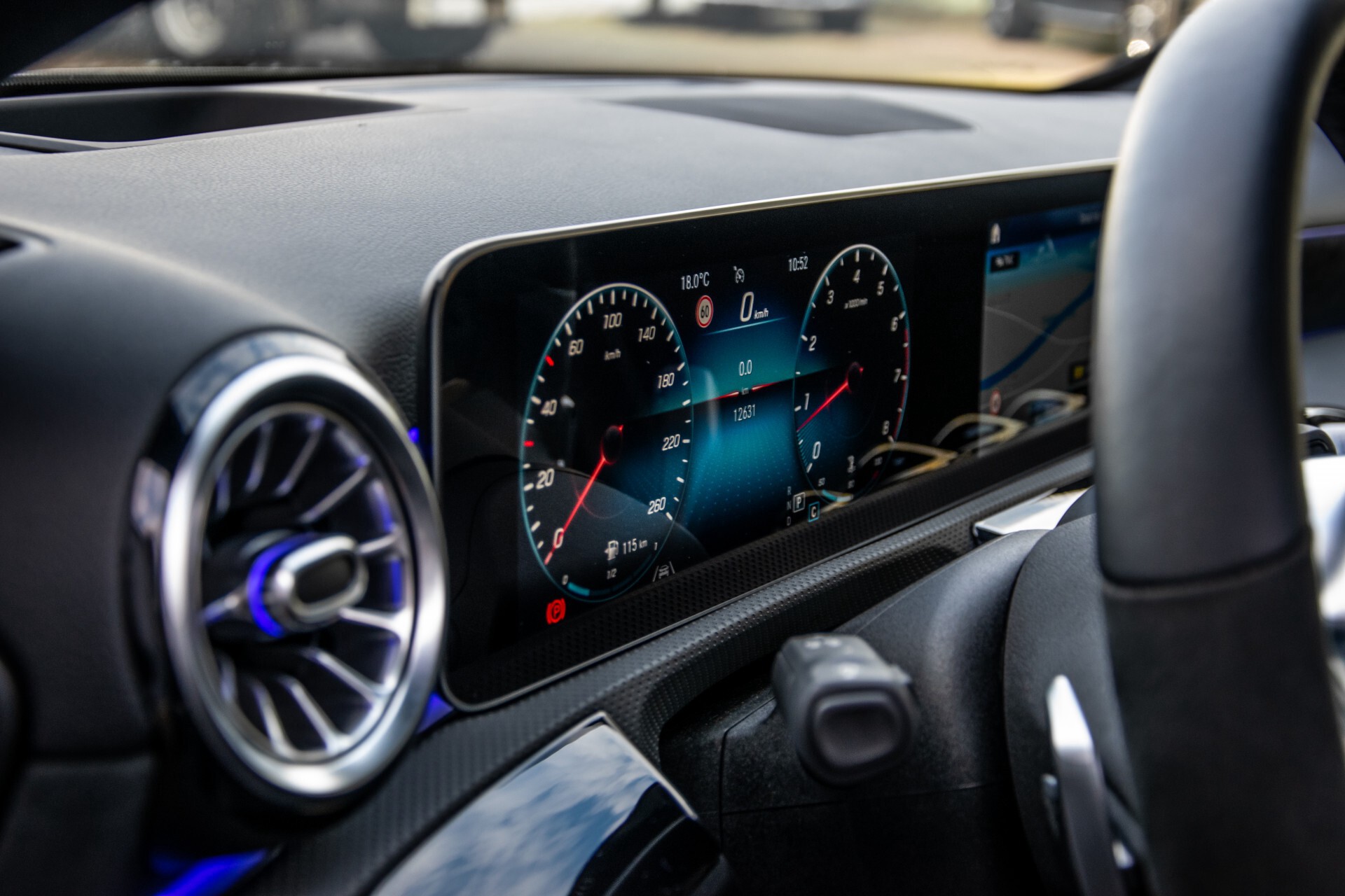 Mercedes-Benz A-Klasse 250 4-M AMG Panorama/Keyless-Entry/MBUX/HUD/Burmester/360/Multibeam LED Aut7 Foto 42