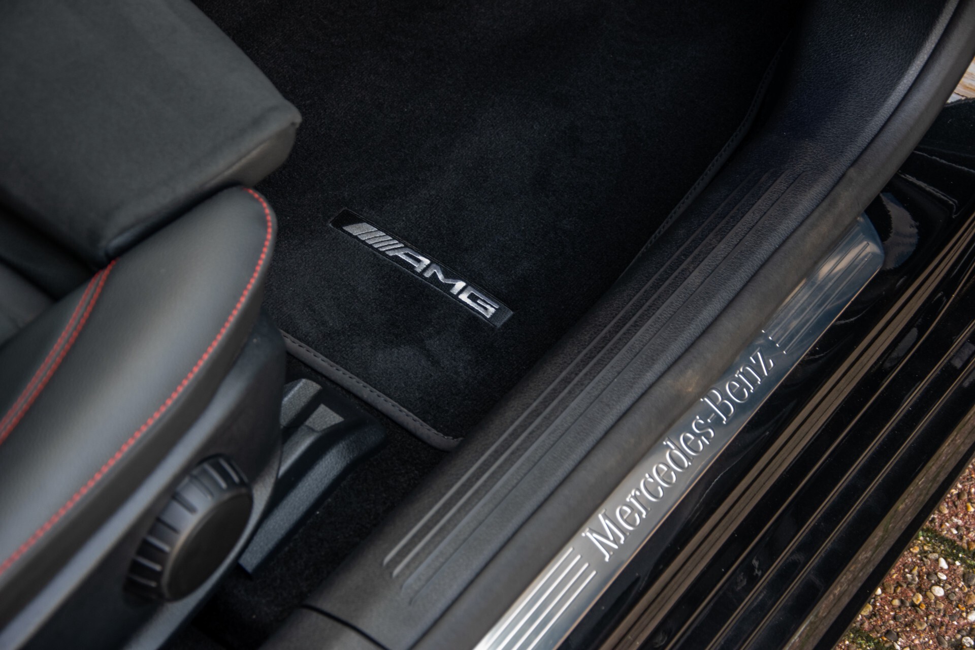 Mercedes-Benz A-Klasse 250 4-M AMG Panorama/Keyless-Entry/MBUX/HUD/Burmester/360/Multibeam LED Aut7 Foto 44