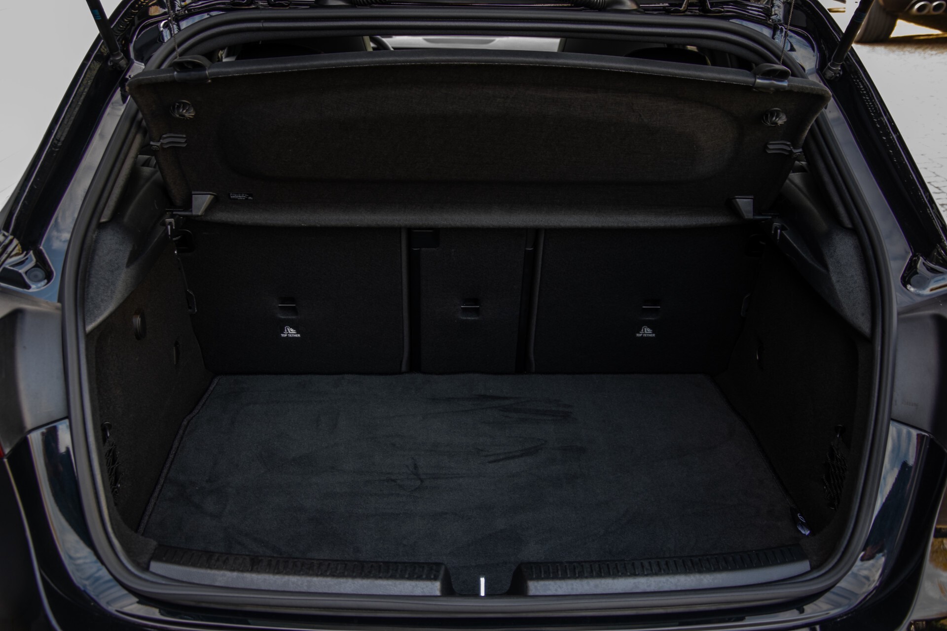 Mercedes-Benz A-Klasse 250 4-M AMG Panorama/Keyless-Entry/MBUX/HUD/Burmester/360/Multibeam LED Aut7 Foto 51