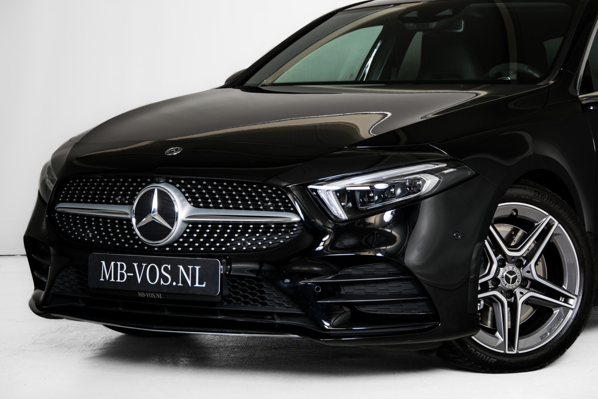 Mercedes-Benz A-Klasse 250 4-M AMG Panorama/Keyless-Entry/MBUX/HUD/Burmester/360/Multibeam LED Aut7 Foto 53