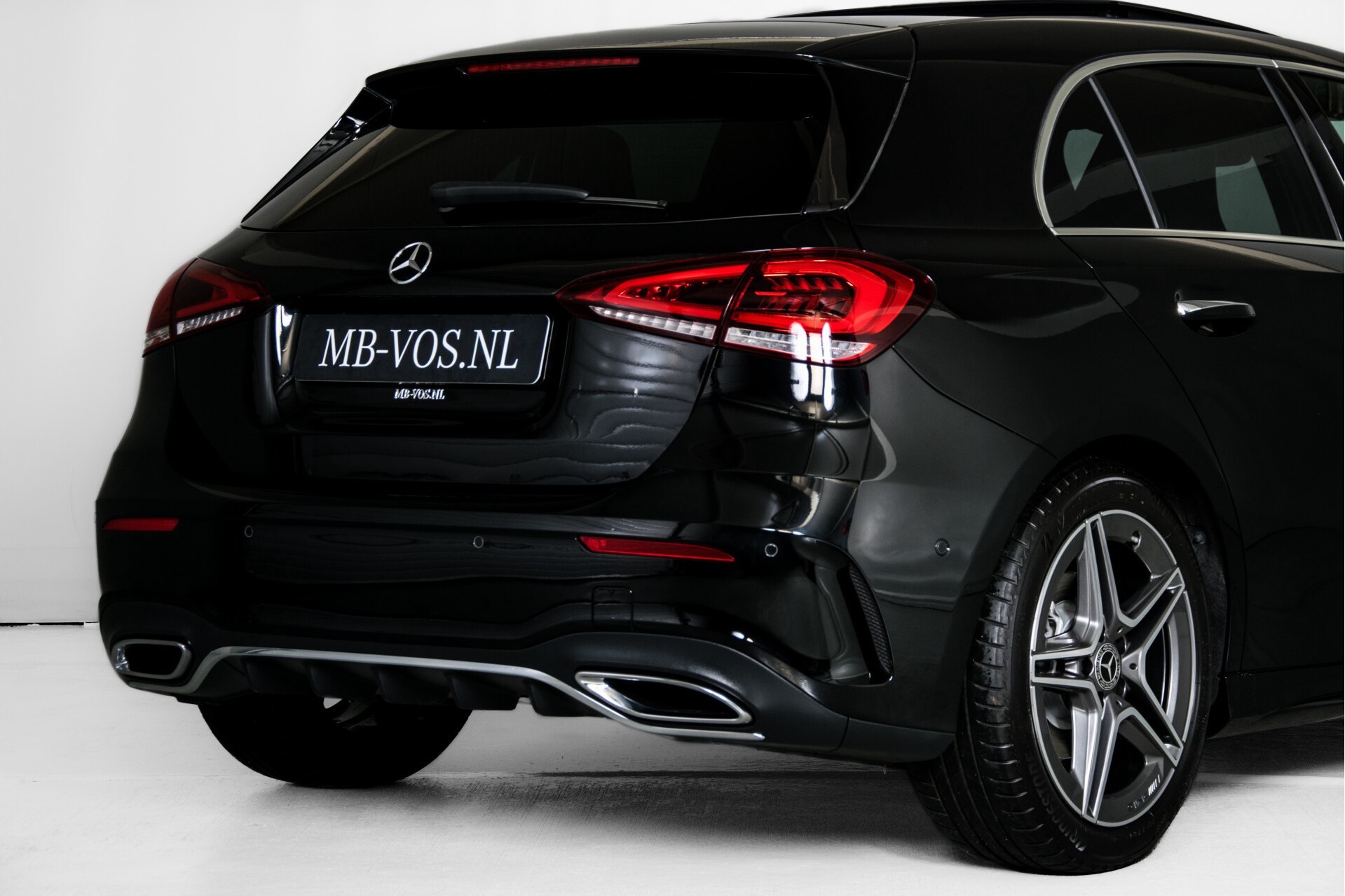 Mercedes-Benz A-Klasse 250 4-M AMG Panorama/Keyless-Entry/MBUX/HUD/Burmester/360/Multibeam LED Aut7 Foto 54