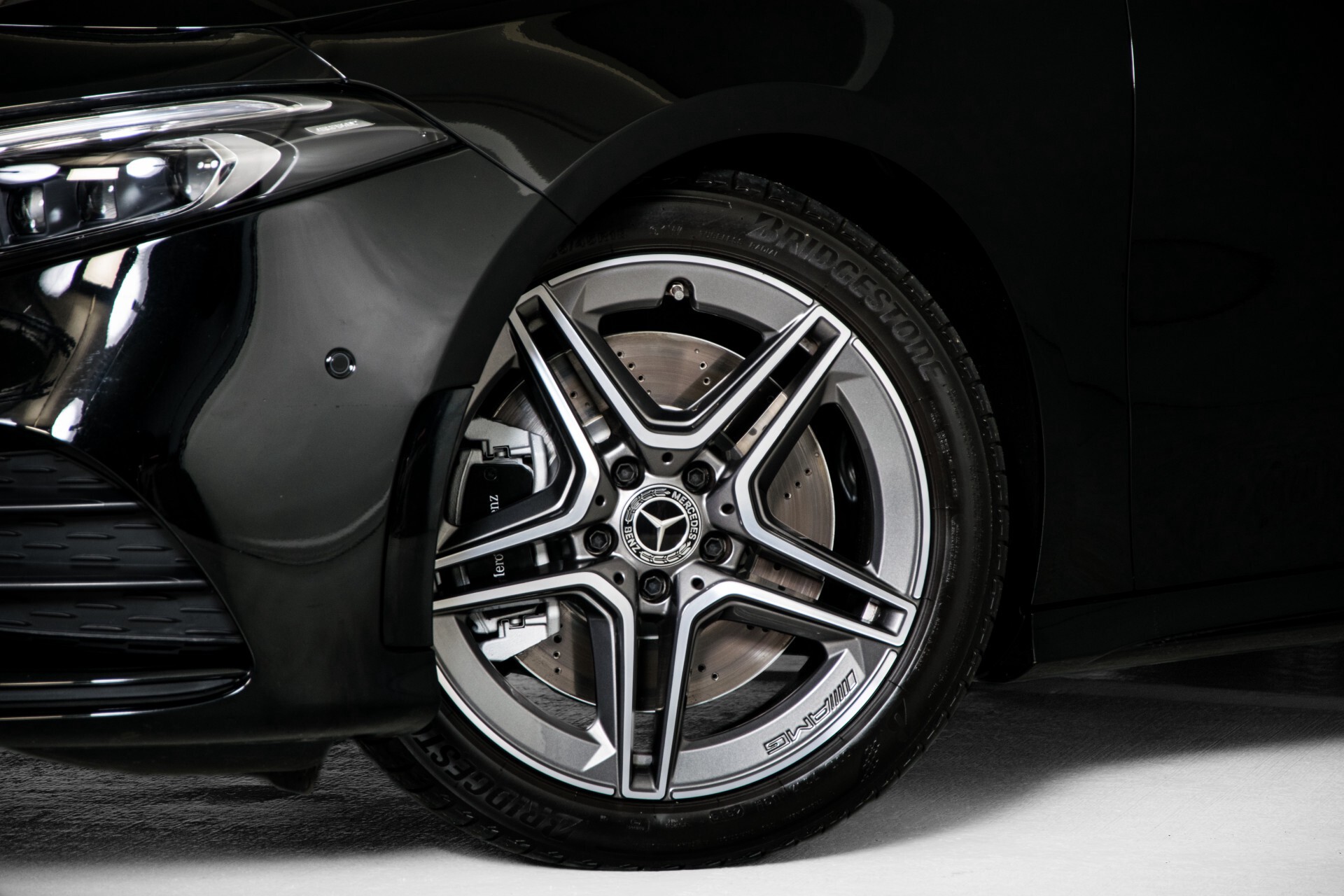 Mercedes-Benz A-Klasse 250 4-M AMG Panorama/Keyless-Entry/MBUX/HUD/Burmester/360/Multibeam LED Aut7 Foto 55