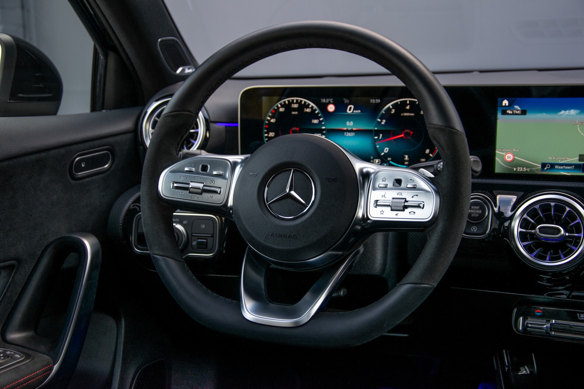 Mercedes-Benz A-Klasse 250 4-M AMG Panorama/Keyless-Entry/MBUX/HUD/Burmester/360/Multibeam LED Aut7 Foto 9