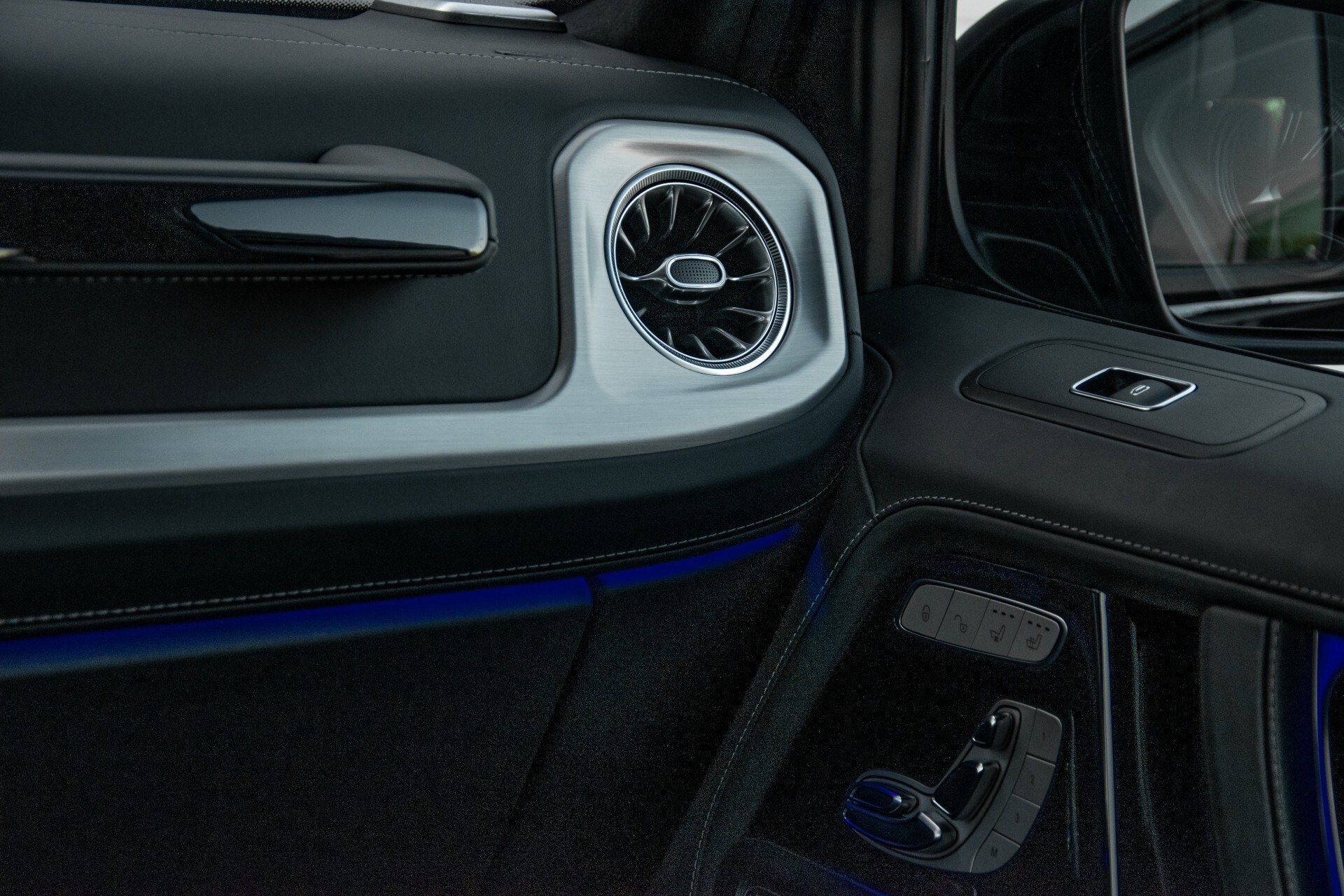 Mercedes-Benz G-Klasse 63 AMG Night/Designo/Adaptive Cruise/Burmester/22"/Trekhaak/Massage/Exclusive Aut9 Foto 42