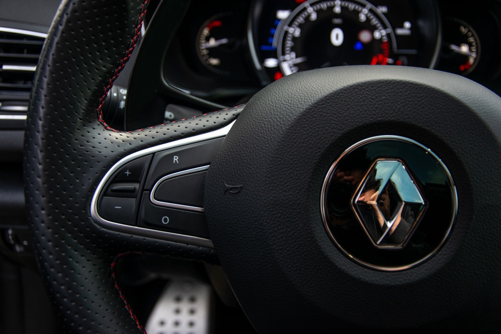 Renault Mégane 1.8 TCe 280 RS 4Control 19"/Milltek uitlaat/extra winterset/schuifdak/camera/Head-Up Aut6 Foto 10