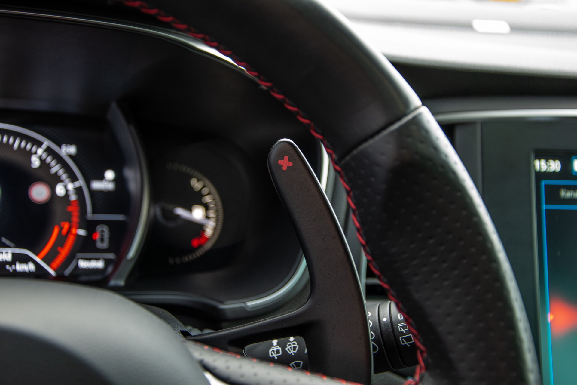 Renault Mégane 1.8 TCe 280 RS 4Control 19"/Milltek uitlaat/extra winterset/schuifdak/camera/Head-Up Aut6 Foto 14