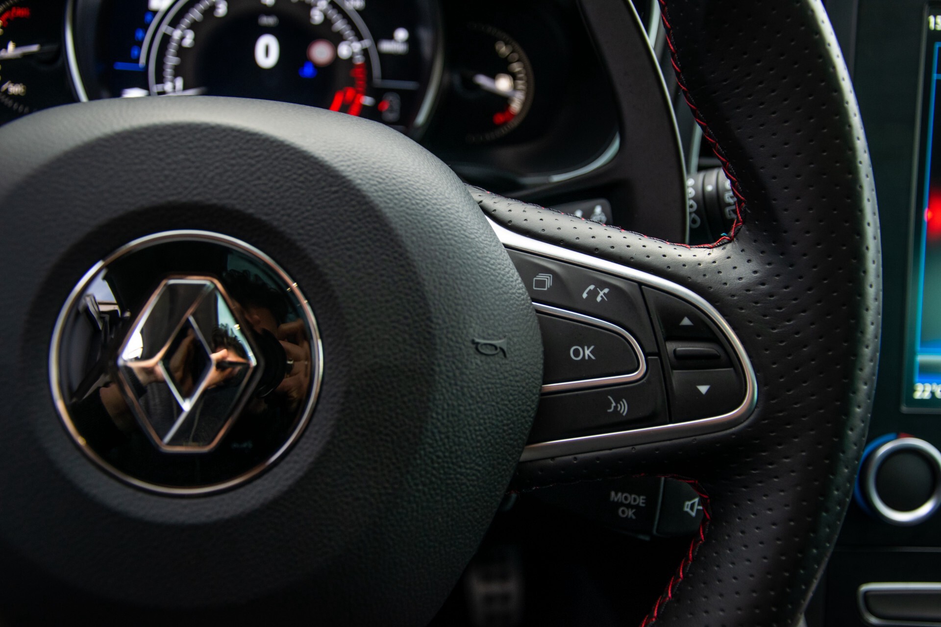 Renault Mégane 1.8 TCe 280 RS 4Control 19"/Milltek uitlaat/extra winterset/schuifdak/camera/Head-Up Aut6 Foto 16