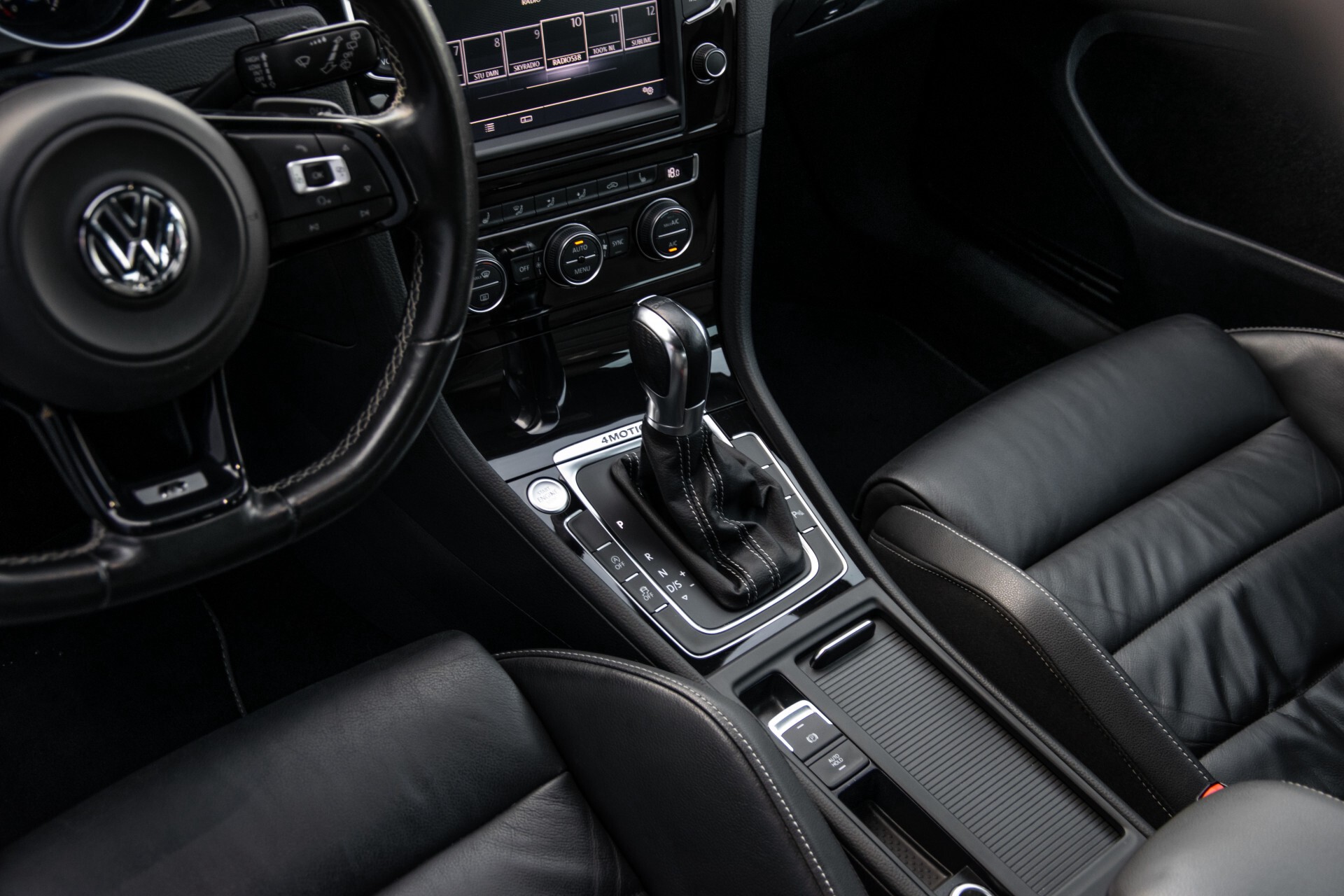 Volkswagen Golf 2.0 TSI R 4Motion Keyless/Adaptive Cruise/Panorama/Leder/Soundsysteem/Night Aut6 Foto 24