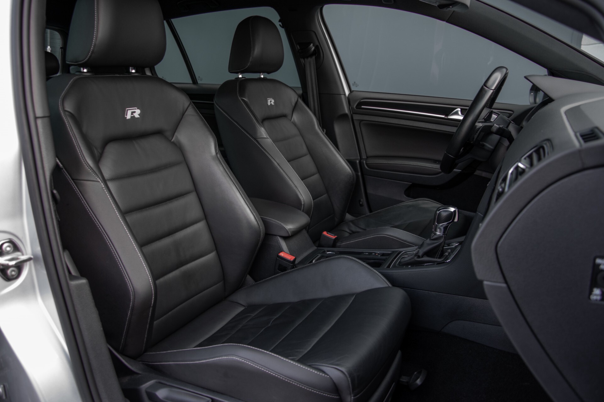 Volkswagen Golf 2.0 TSI R 4Motion Keyless/Adaptive Cruise/Panorama/Leder/Soundsysteem/Night Aut6 Foto 3