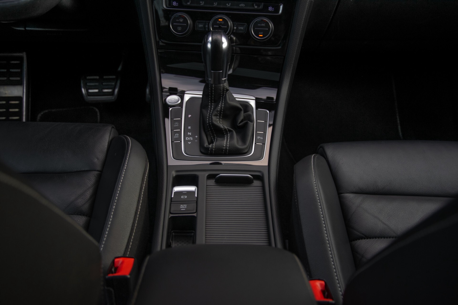 Volkswagen Golf 2.0 TSI R 4Motion Keyless/Adaptive Cruise/Panorama/Leder/Soundsysteem/Night Aut6 Foto 43