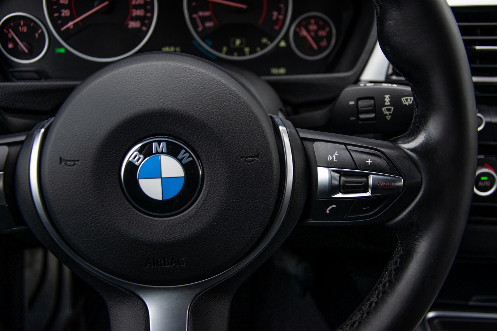 BMW 3 Serie Touring 316i M-Sportpakket Executive NL Auto/NAP Aut8 Foto 14