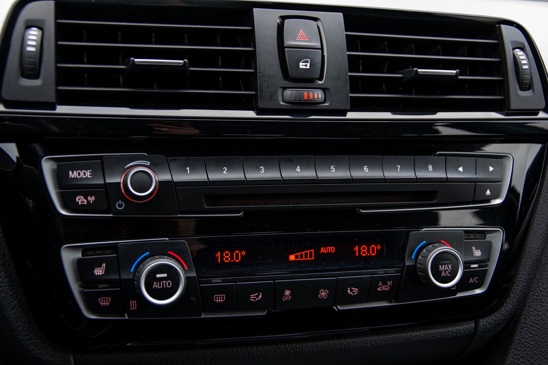 BMW 3 Serie Touring 316i M-Sportpakket Executive NL Auto/NAP Aut8 Foto 16