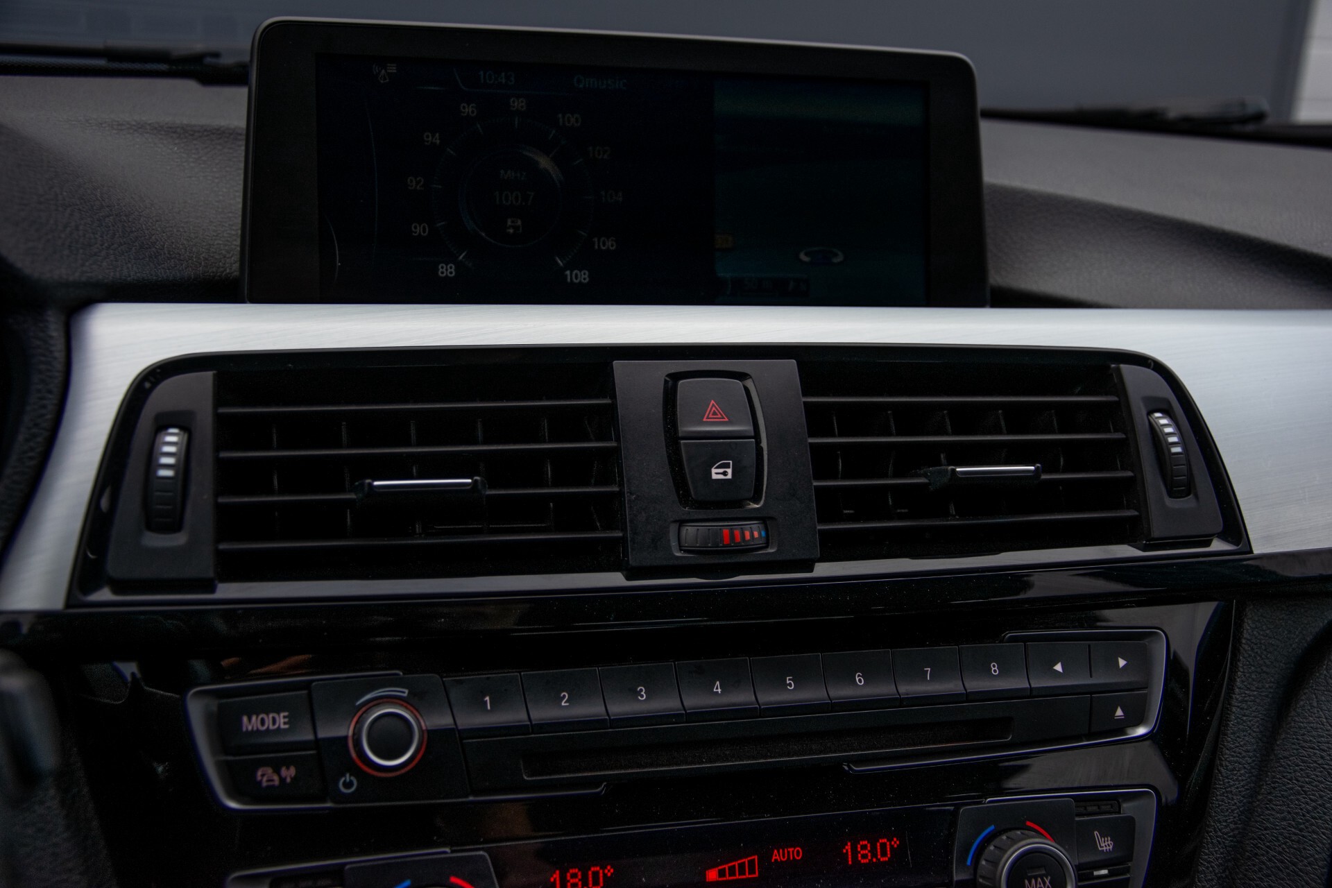 BMW 3 Serie Touring 316i M-Sportpakket Executive NL Auto/NAP Aut8 Foto 18