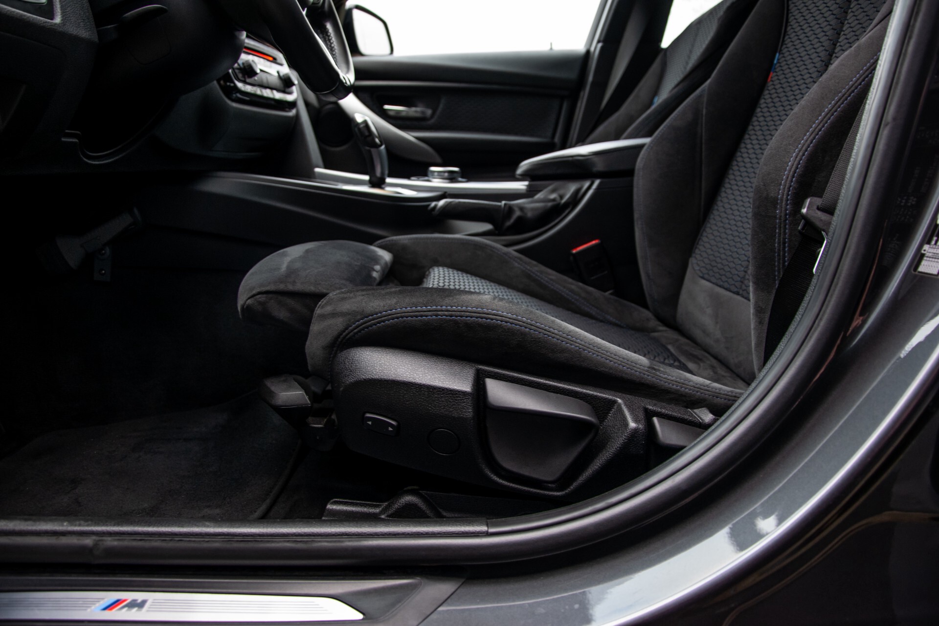 BMW 3 Serie Touring 316i M-Sportpakket Executive NL Auto/NAP Aut8 Foto 29