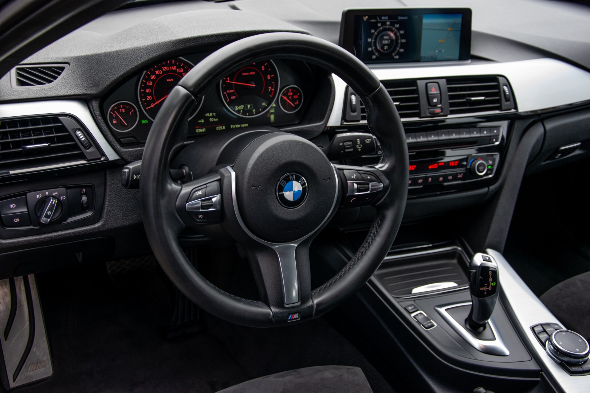 BMW 3 Serie Touring 316i M-Sportpakket Executive NL Auto/NAP Aut8 Foto 31