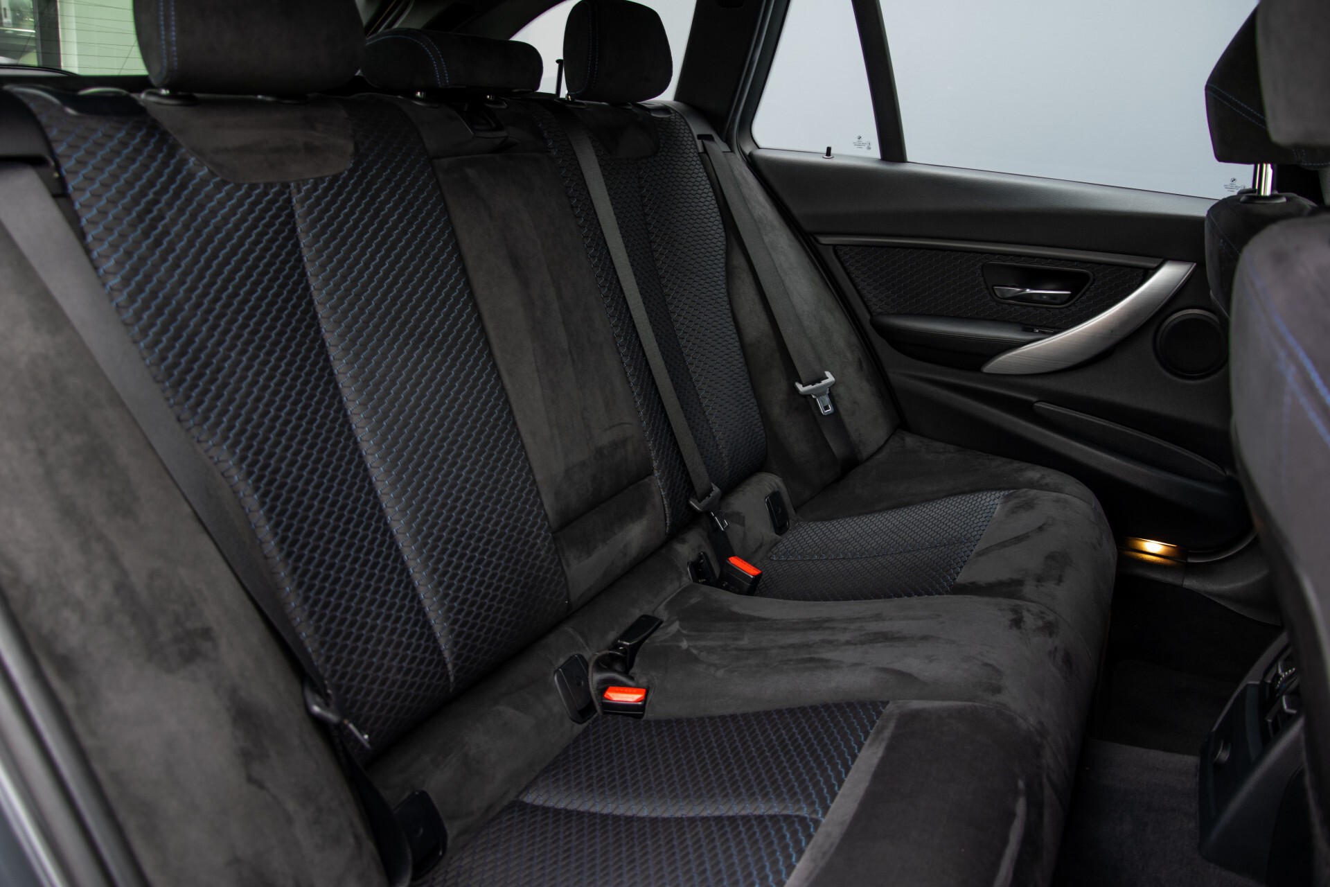 BMW 3 Serie Touring 316i M-Sportpakket Executive NL Auto/NAP Aut8 Foto 4