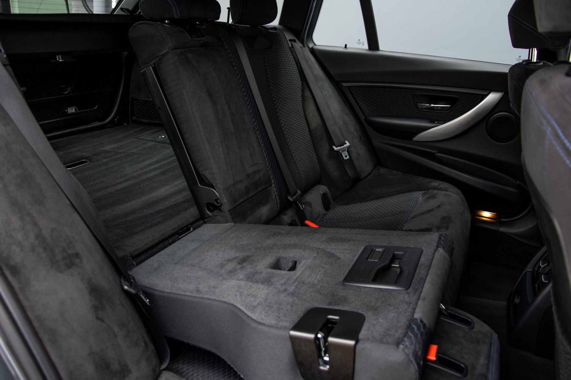 BMW 3 Serie Touring 316i M-Sportpakket Executive NL Auto/NAP Aut8 Foto 6