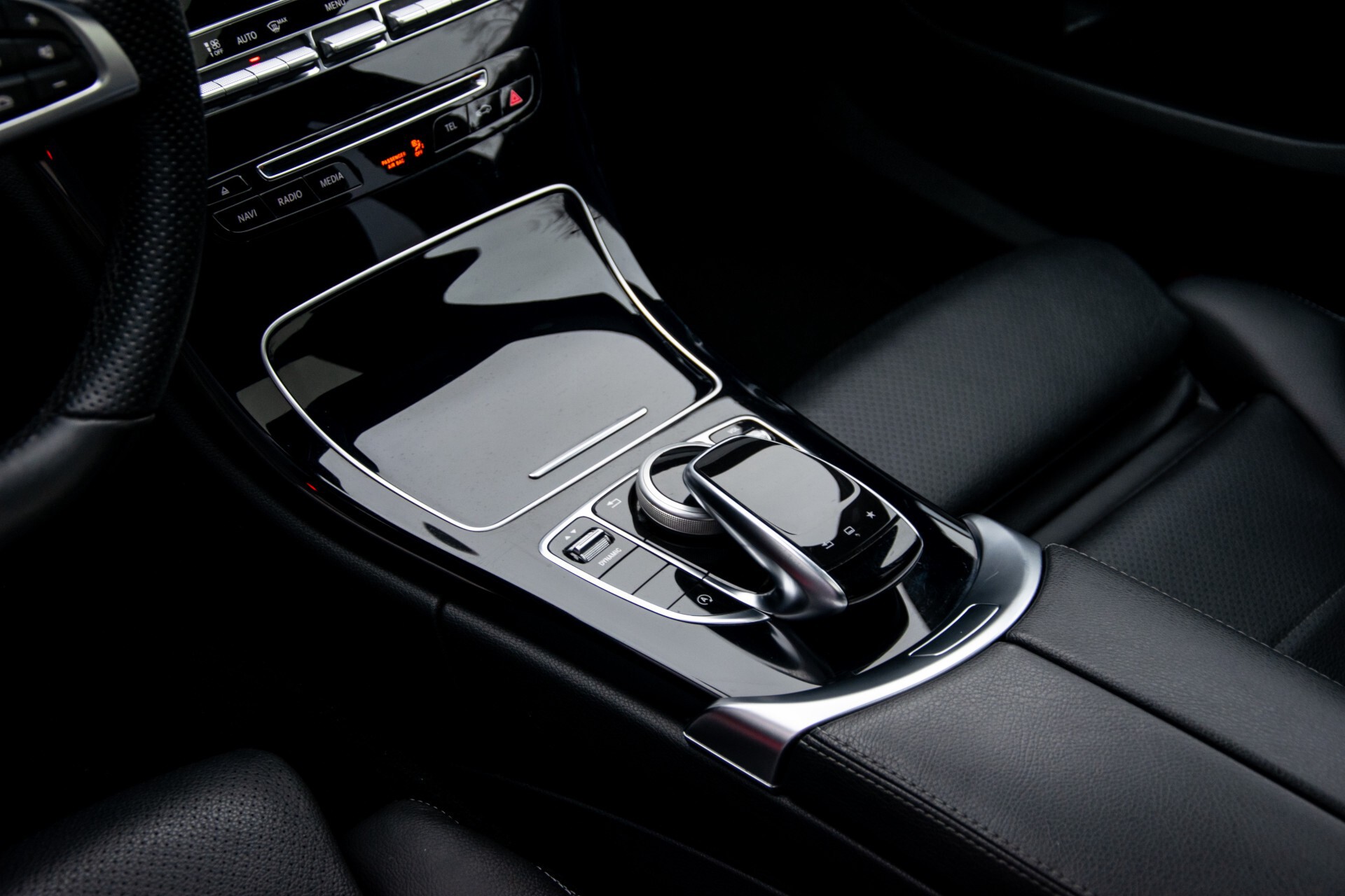 Mercedes-Benz C-Klasse 220 Bluetec AMG Schuifdak/Camera/LED/Night Aut7 Foto 28