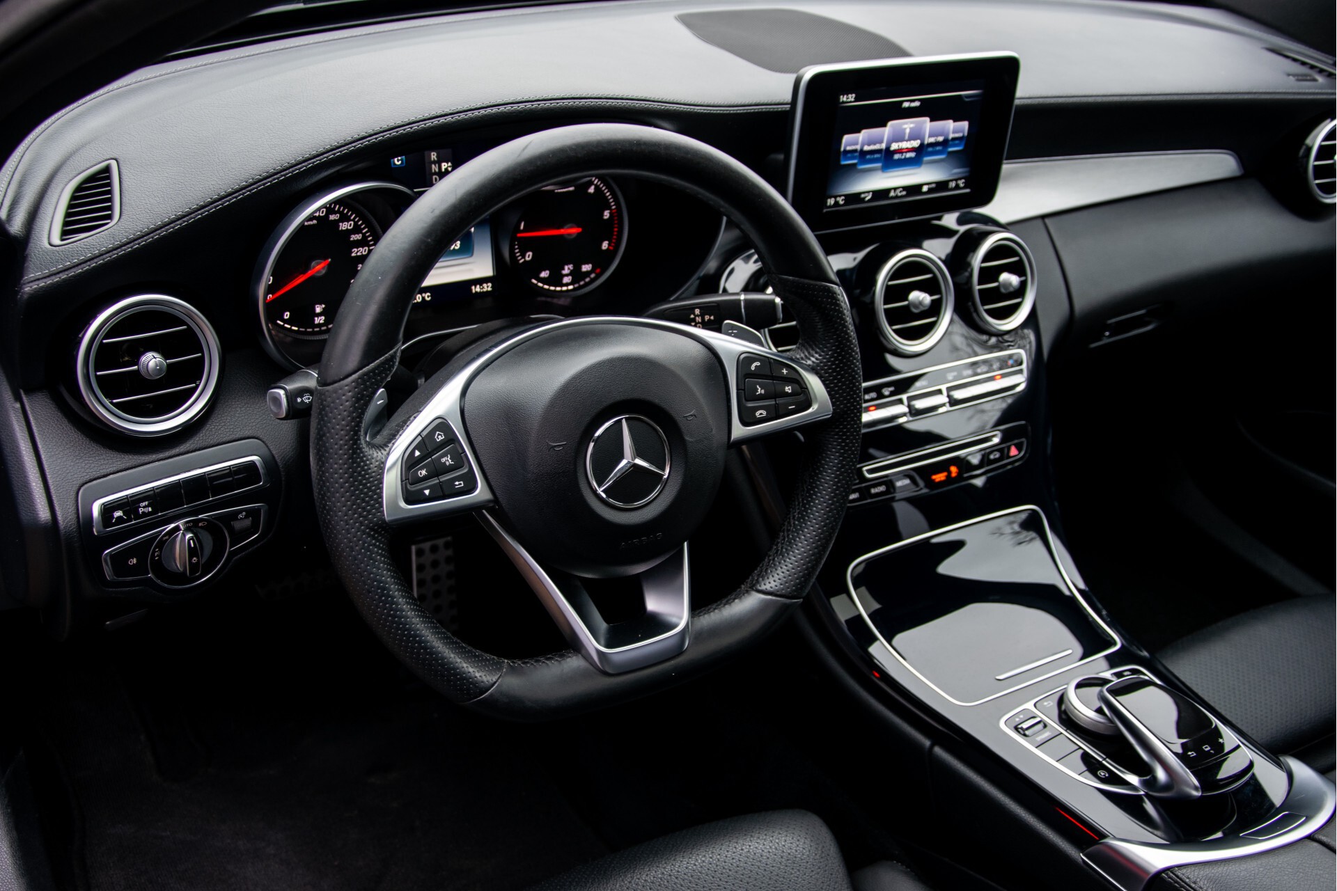 Mercedes-Benz C-Klasse 220 Bluetec AMG Schuifdak/Camera/LED/Night Aut7 Foto 30