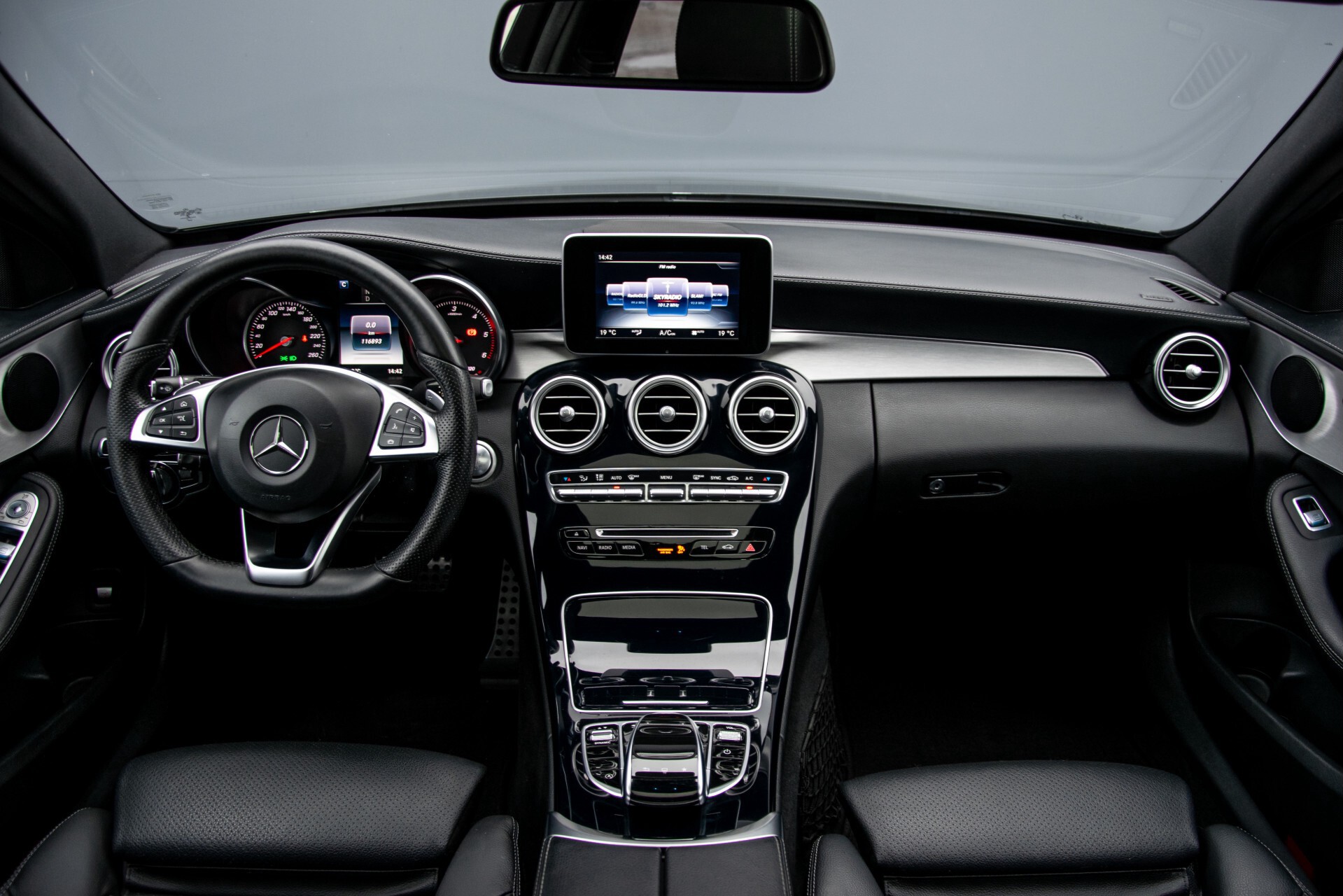 Mercedes-Benz C-Klasse 220 Bluetec AMG Schuifdak/Camera/LED/Night Aut7 Foto 7