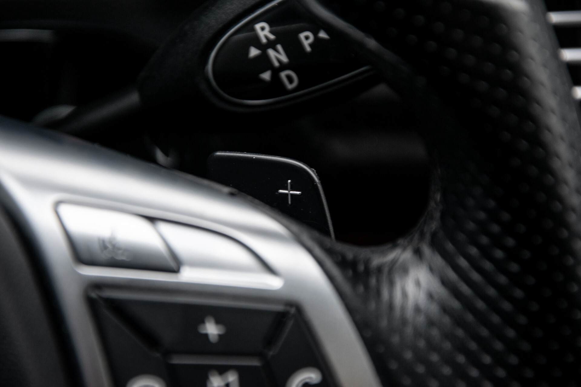 Mercedes-Benz E-Klasse 350 Cdi AMG Distronic/Keyless/Panorama/Comand/Sound/Mem/19" Aut7 Foto 13