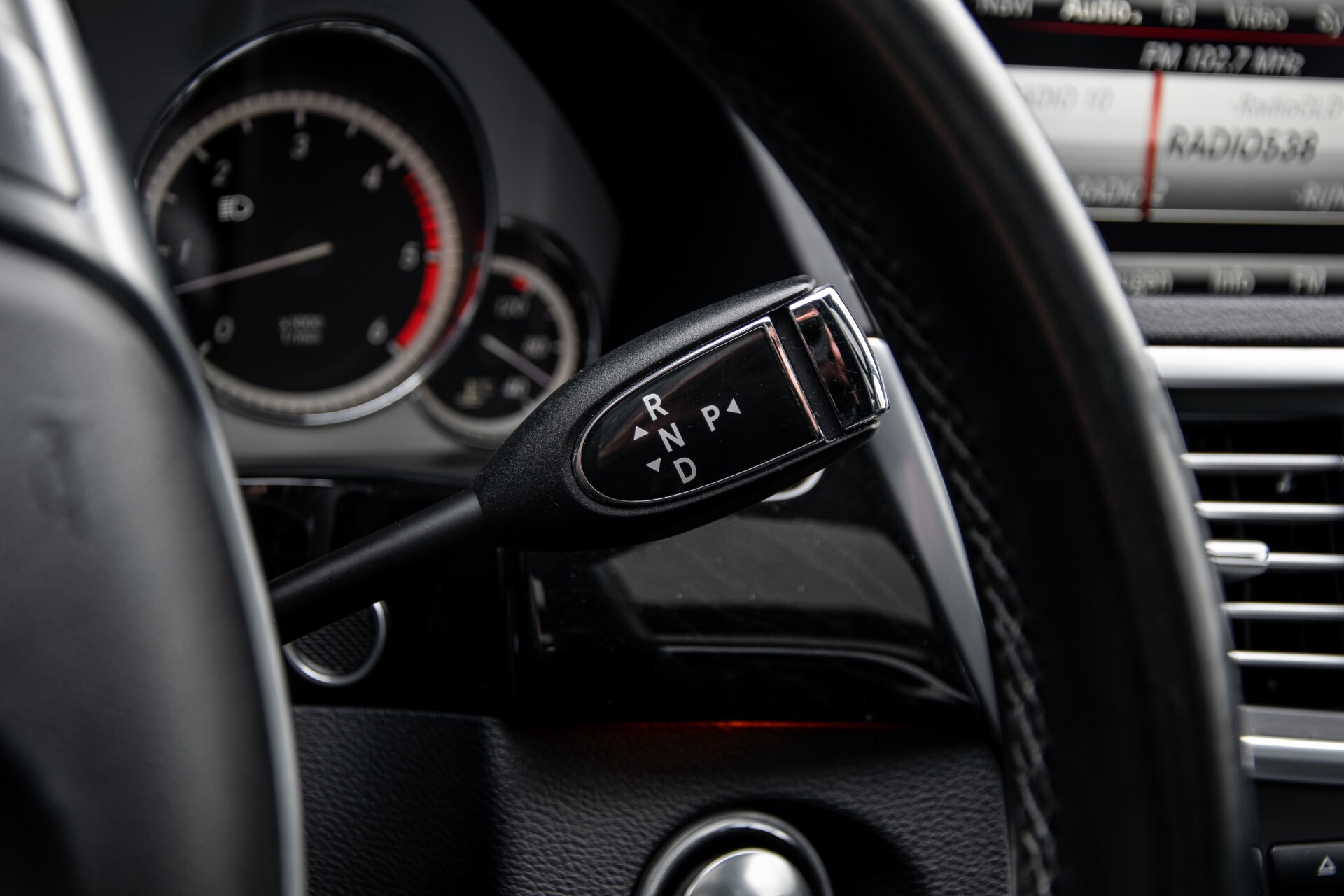 Mercedes-Benz E-Klasse 350 Cdi AMG Distronic/Keyless/Panorama/Comand/Sound/Mem/19" Aut7 Foto 14