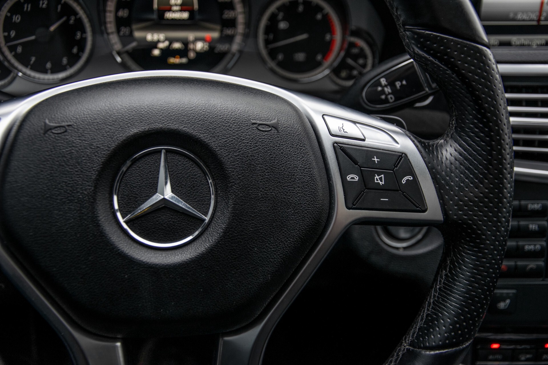 Mercedes-Benz E-Klasse 350 Cdi AMG Distronic/Keyless/Panorama/Comand/Sound/Mem/19" Aut7 Foto 15