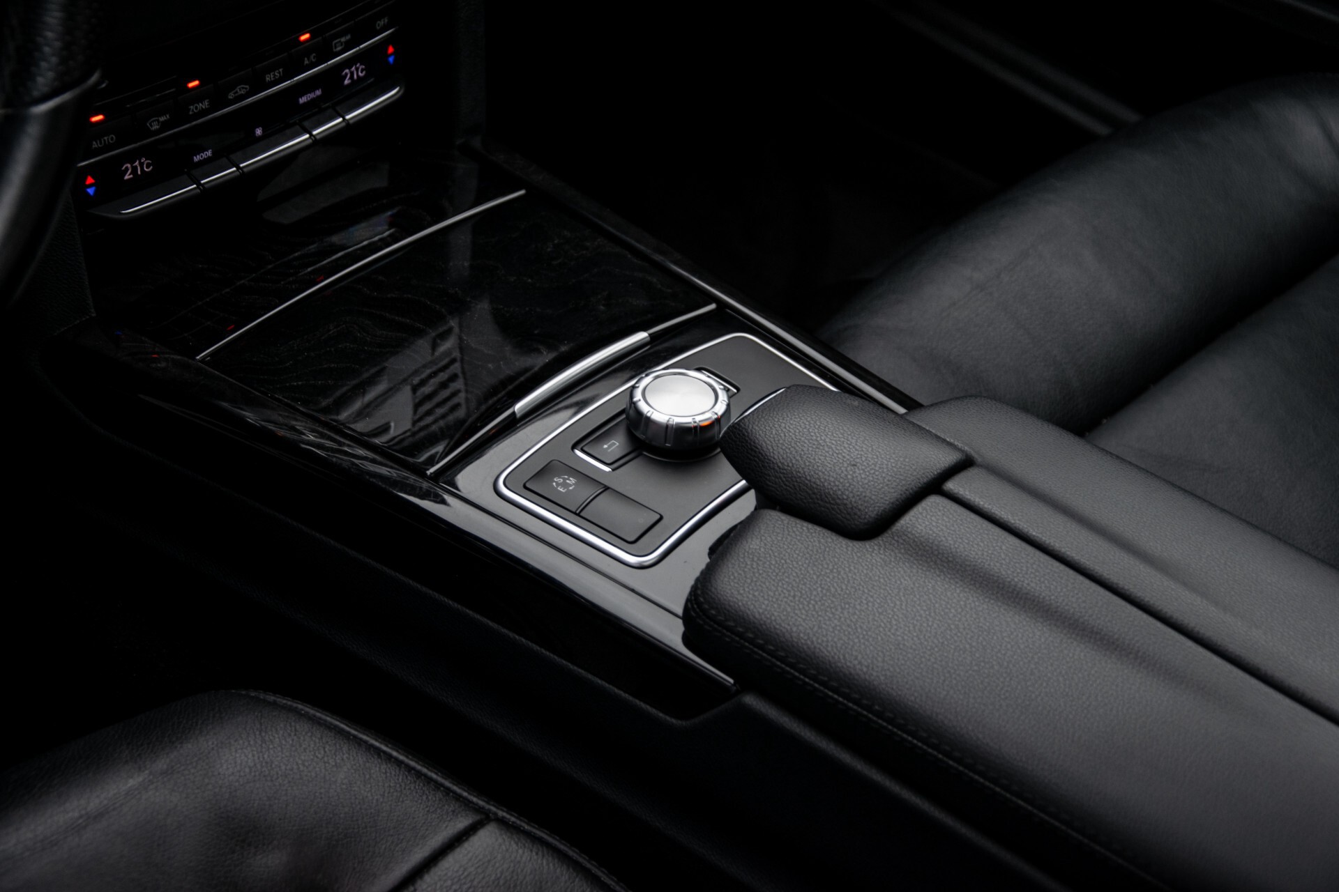 Mercedes-Benz E-Klasse 350 Cdi AMG Distronic/Keyless/Panorama/Comand/Sound/Mem/19" Aut7 Foto 18