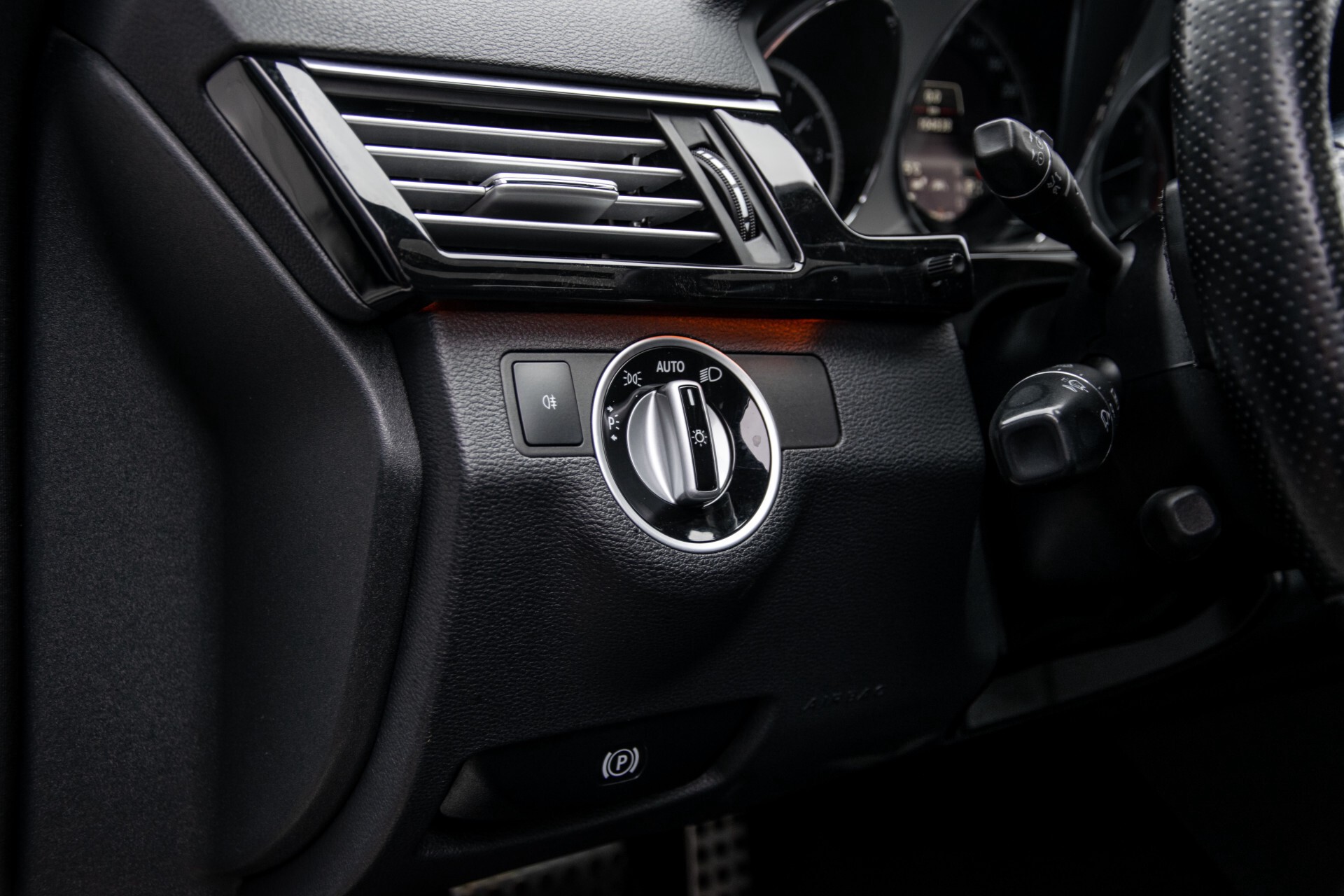 Mercedes-Benz E-Klasse 350 Cdi AMG Distronic/Keyless/Panorama/Comand/Sound/Mem/19" Aut7 Foto 31