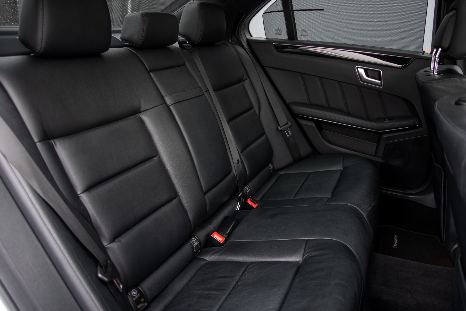 Mercedes-Benz E-Klasse 350 Cdi AMG Distronic/Keyless/Panorama/Comand/Sound/Mem/19" Aut7 Foto 4