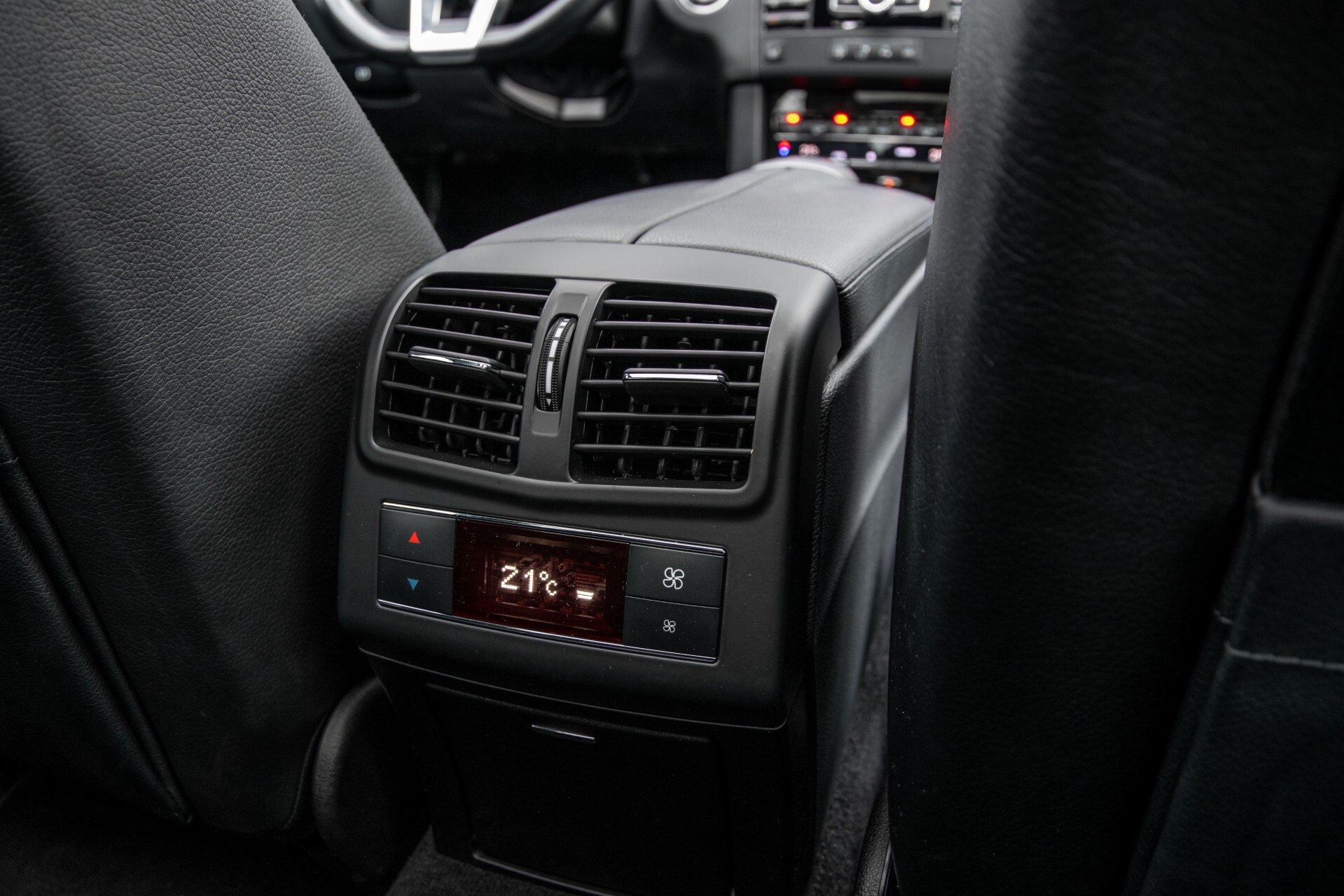 Mercedes-Benz E-Klasse 350 Cdi AMG Distronic/Keyless/Panorama/Comand/Sound/Mem/19" Aut7 Foto 40