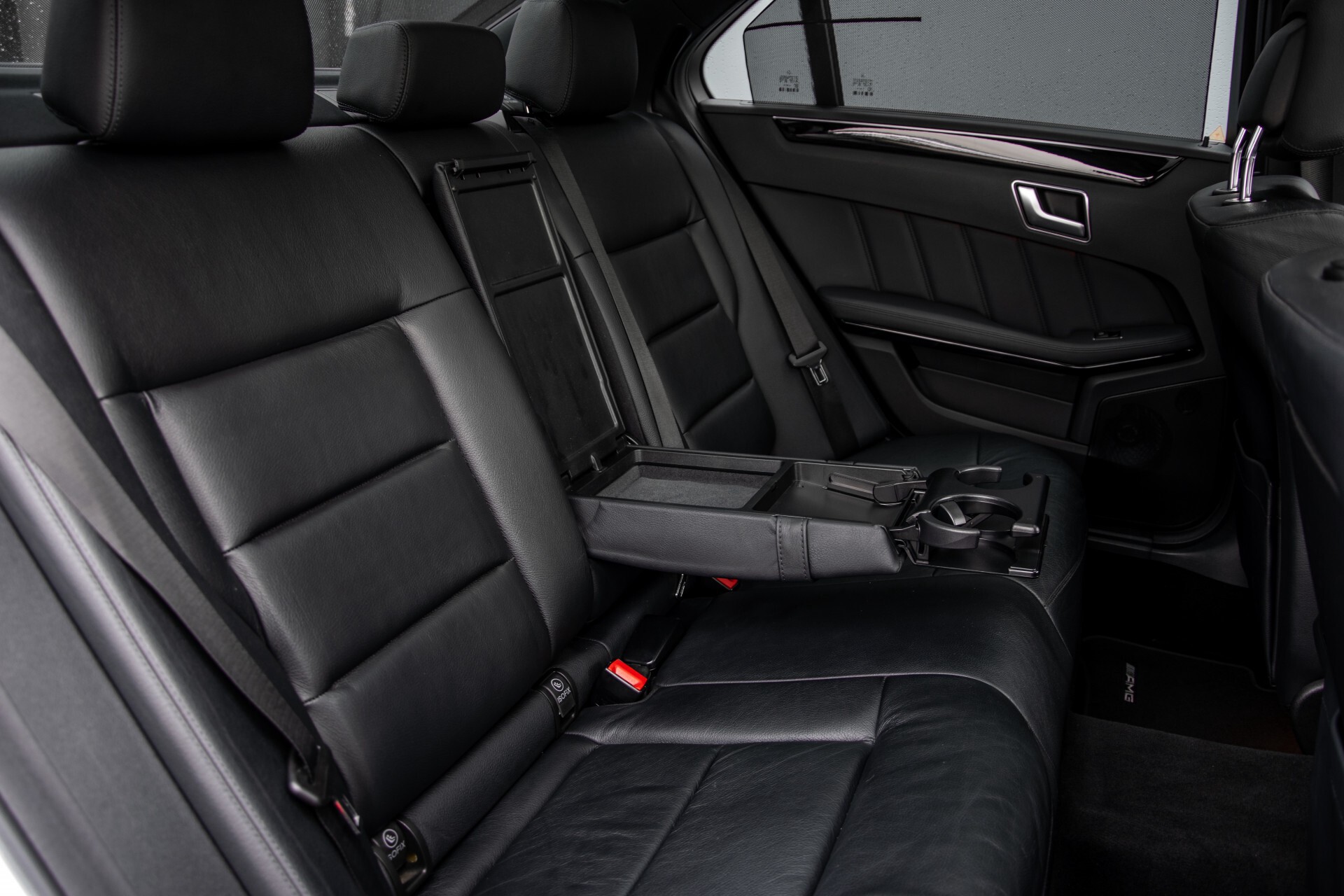 Mercedes-Benz E-Klasse 350 Cdi AMG Distronic/Keyless/Panorama/Comand/Sound/Mem/19" Aut7 Foto 5