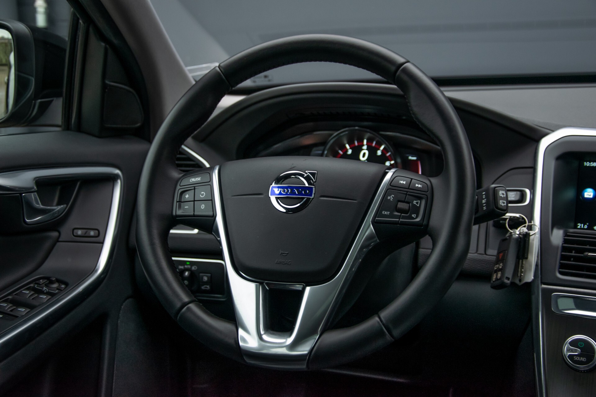 Volvo XC60 2.0 T5 FWD Ocean Race Panorama/Leer/Dealer OH Aut8 Foto 9