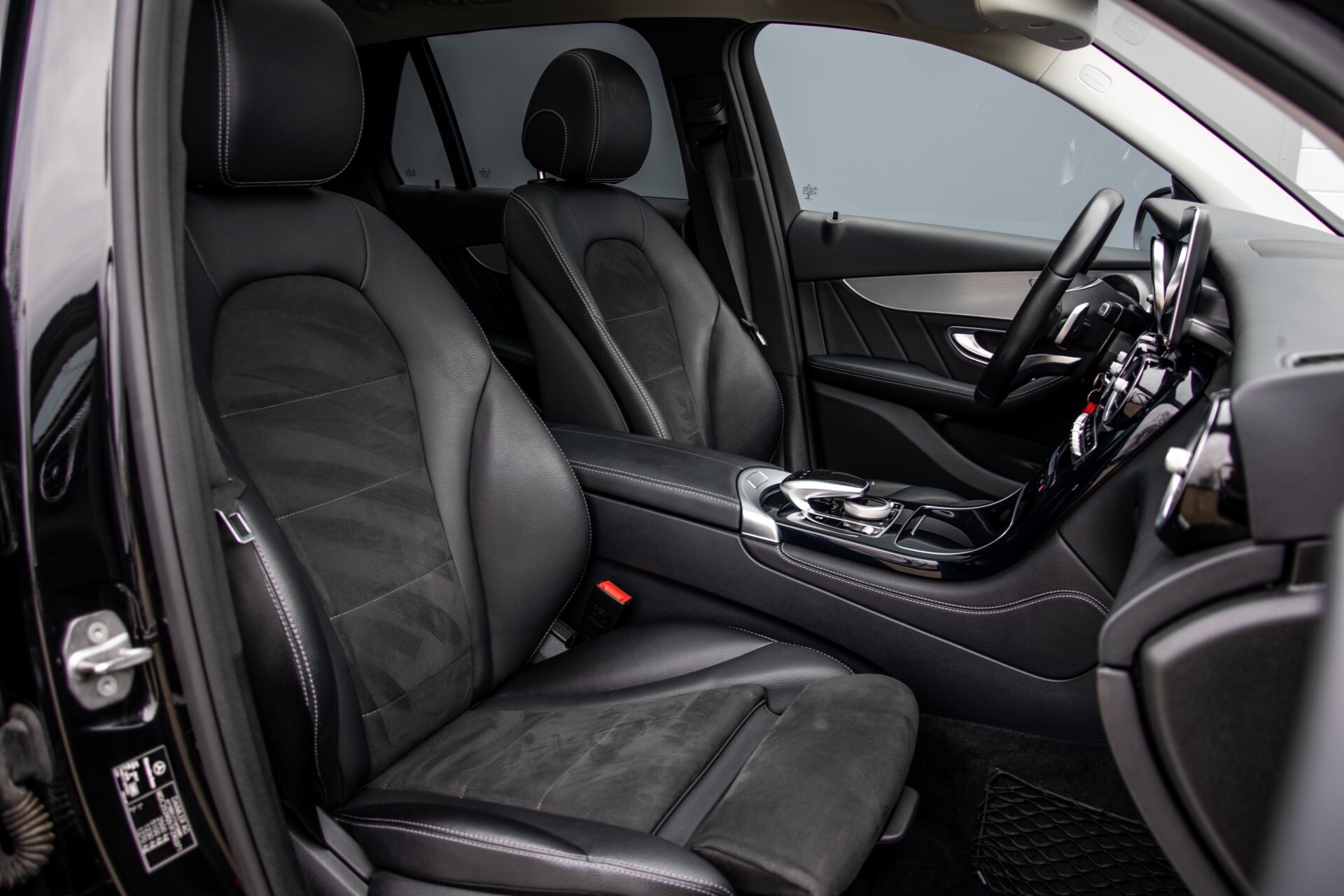 Mercedes-Benz GLC 220 d 4-M AMG/Distronic/Panorama/Comand/HUD/Afn-Trhk Aut9 Foto 3