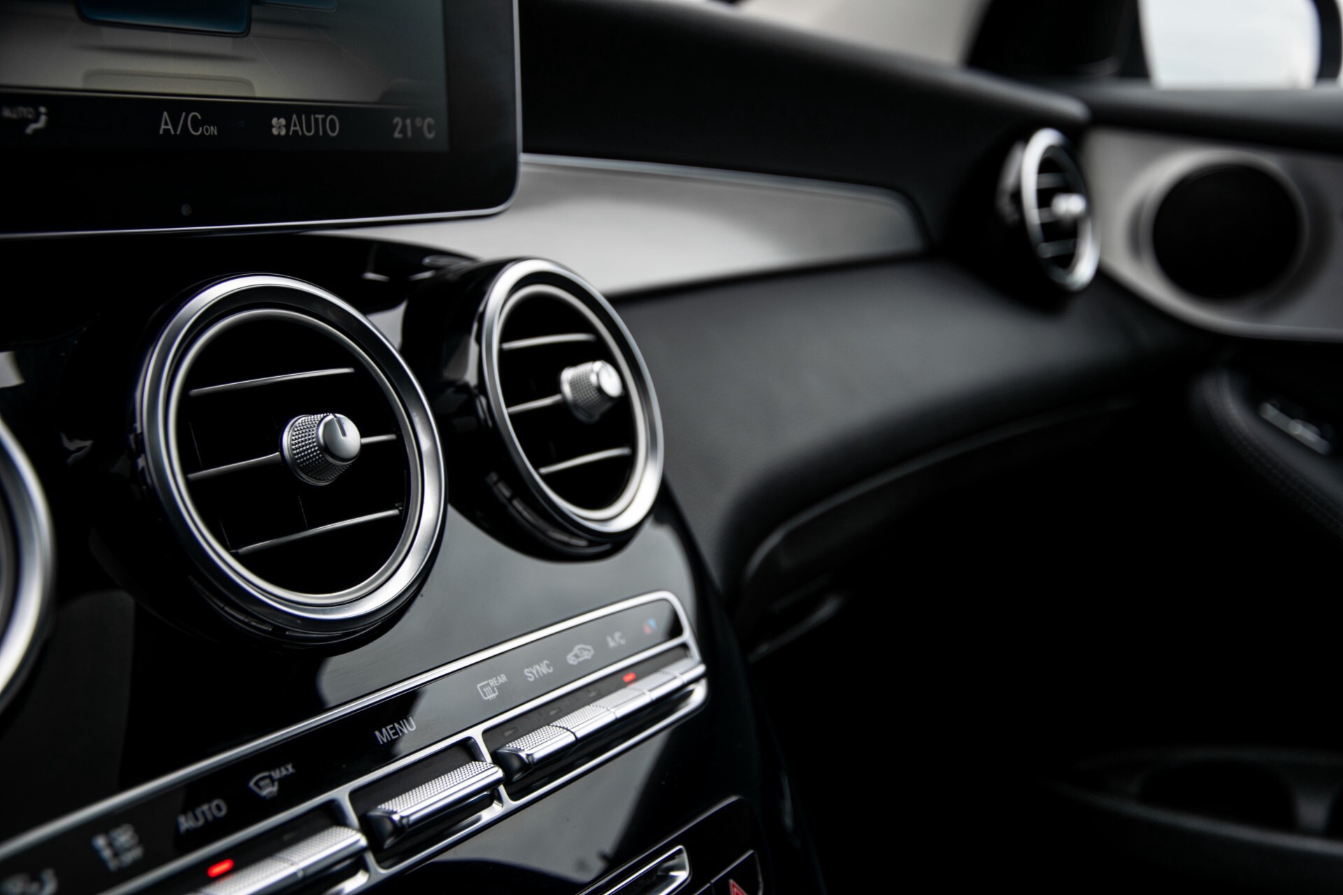 Mercedes-Benz GLC 220 d 4-M AMG/Distronic/Panorama/Comand/HUD/Afn-Trhk Aut9 Foto 35