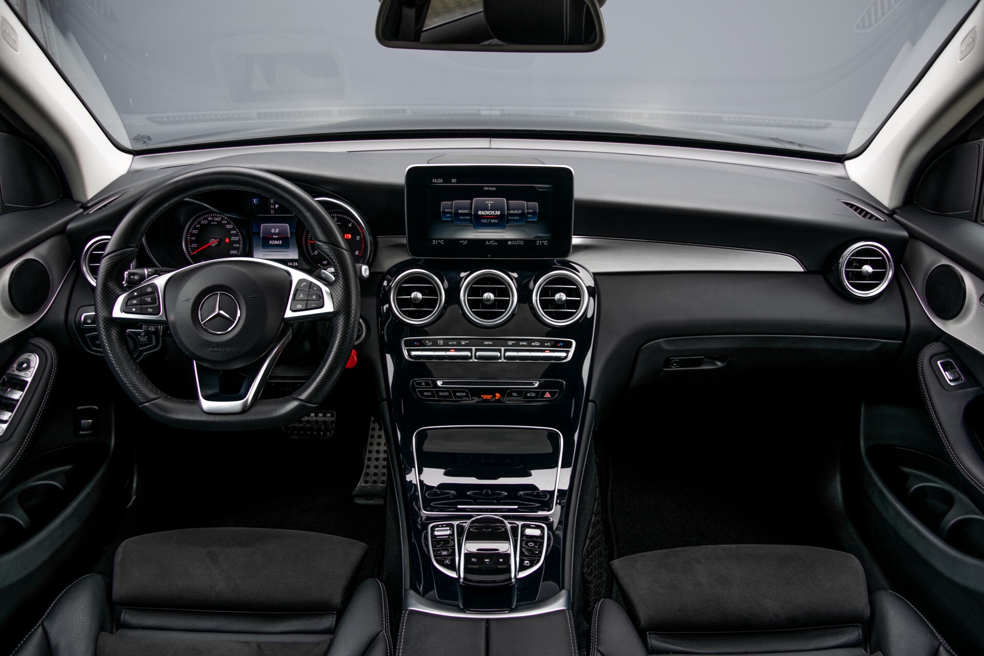 Mercedes-Benz GLC 220 d 4-M AMG/Distronic/Panorama/Comand/HUD/Afn-Trhk Aut9 Foto 7